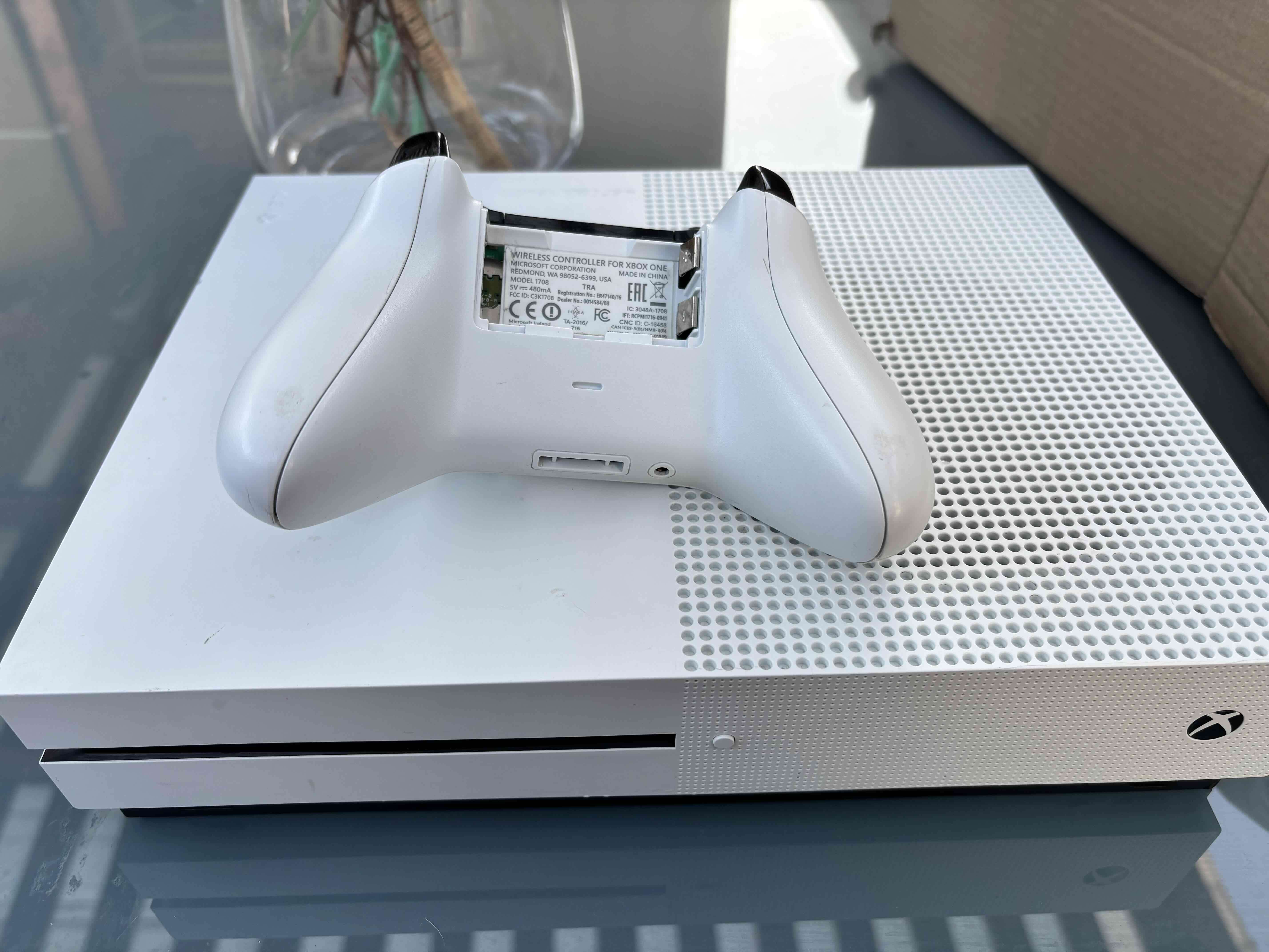 Consola Xbox One S blanca - miniatura 2