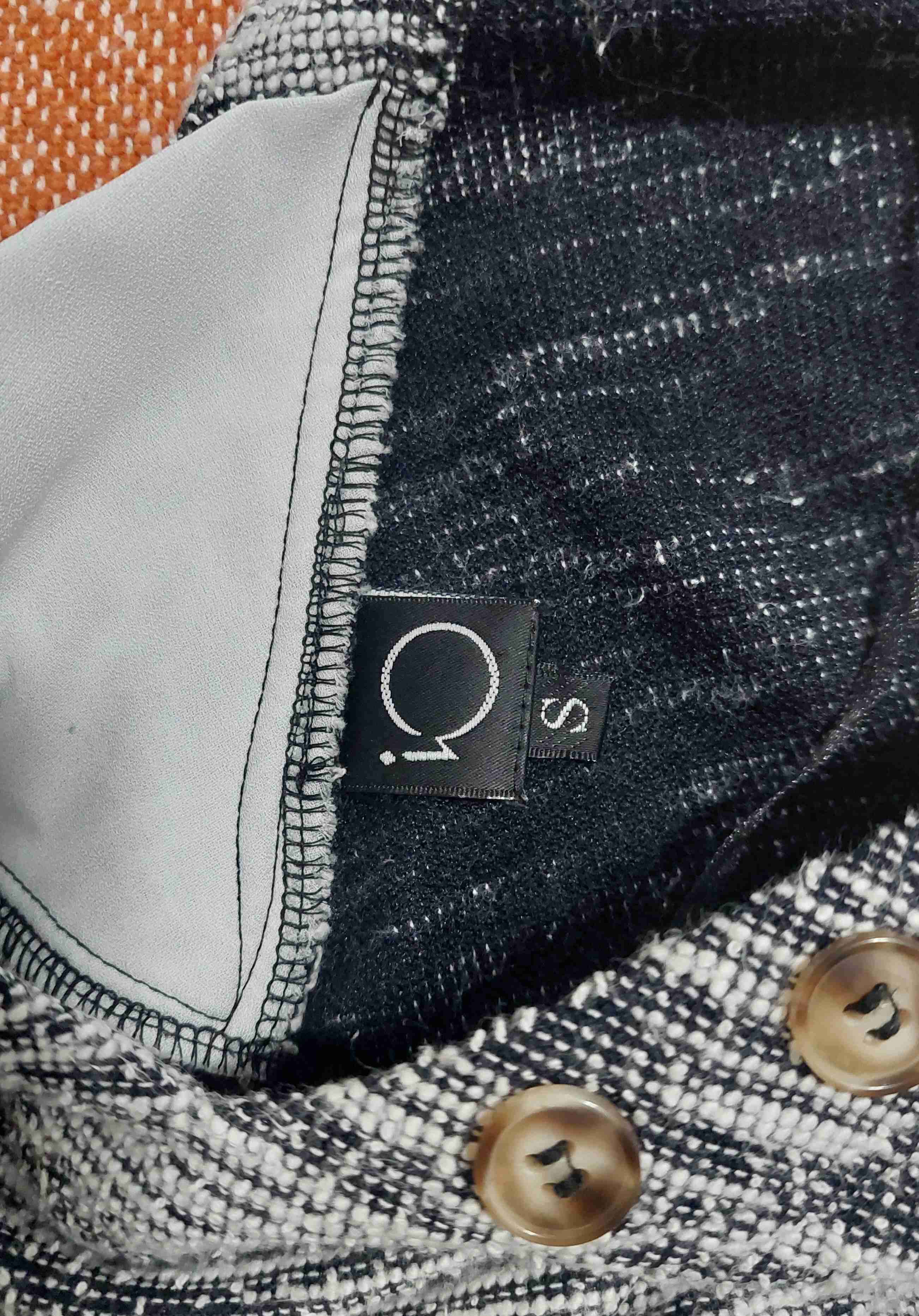 Suéter gris de punto suave - miniatura 2