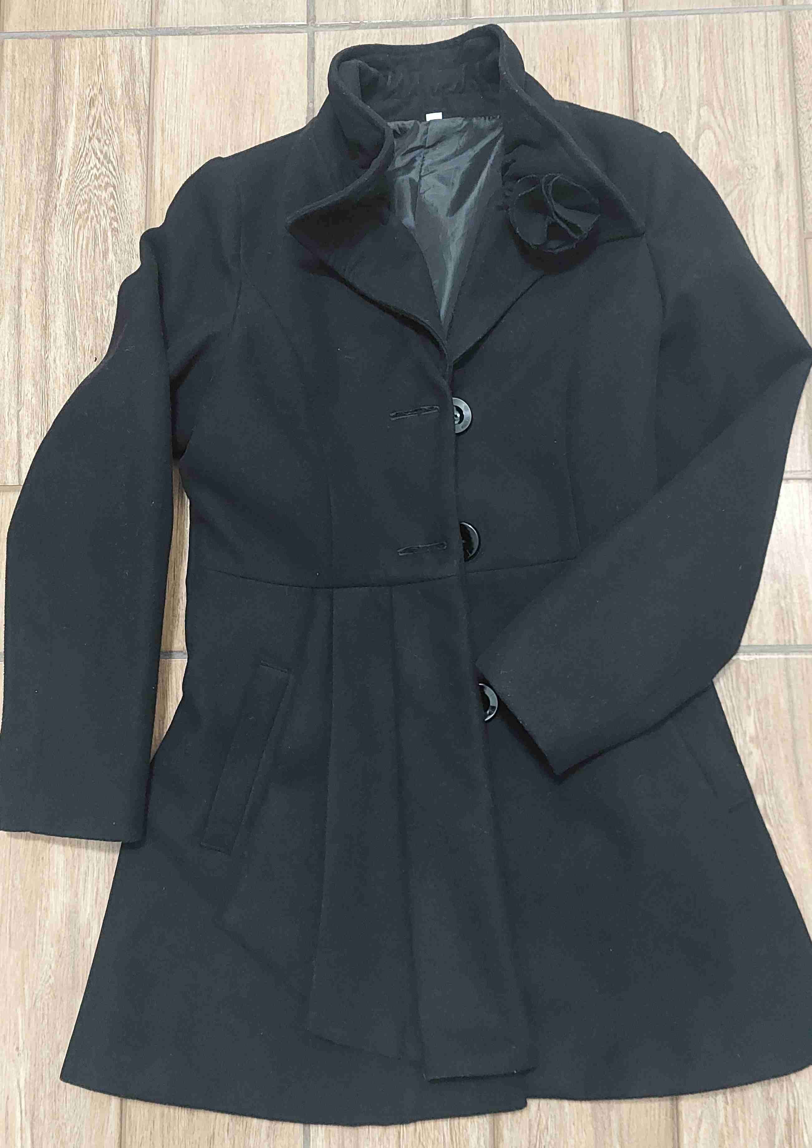 Abrigo negro elegante - miniatura 1