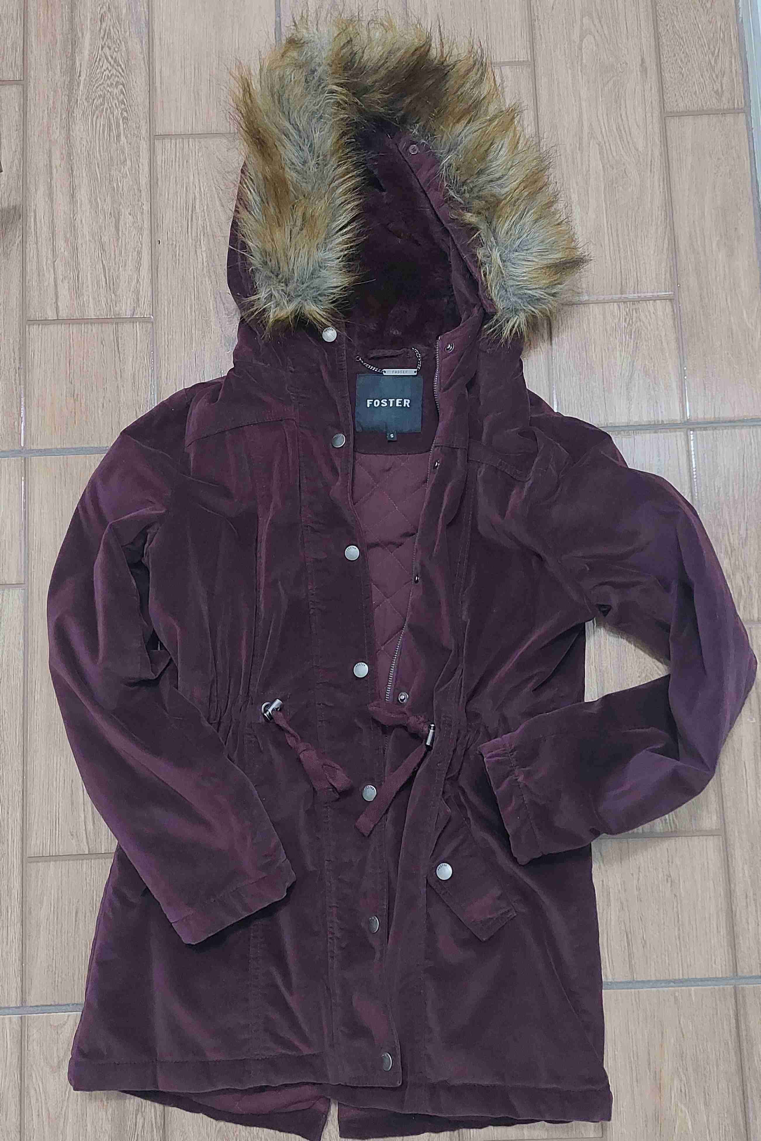 Abrigo con capucha de pelaje - miniatura 1