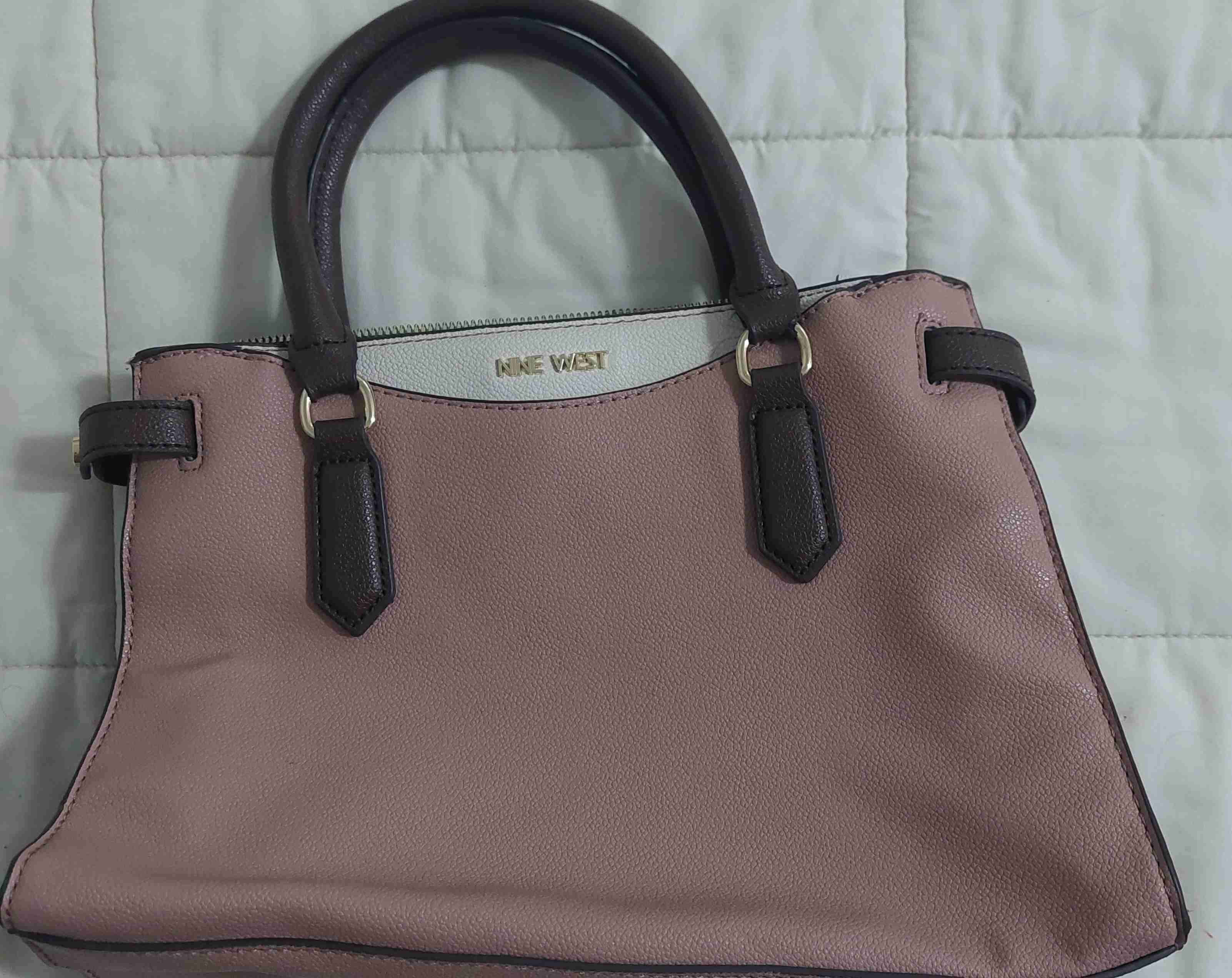 Cartera Nine West rosada y café