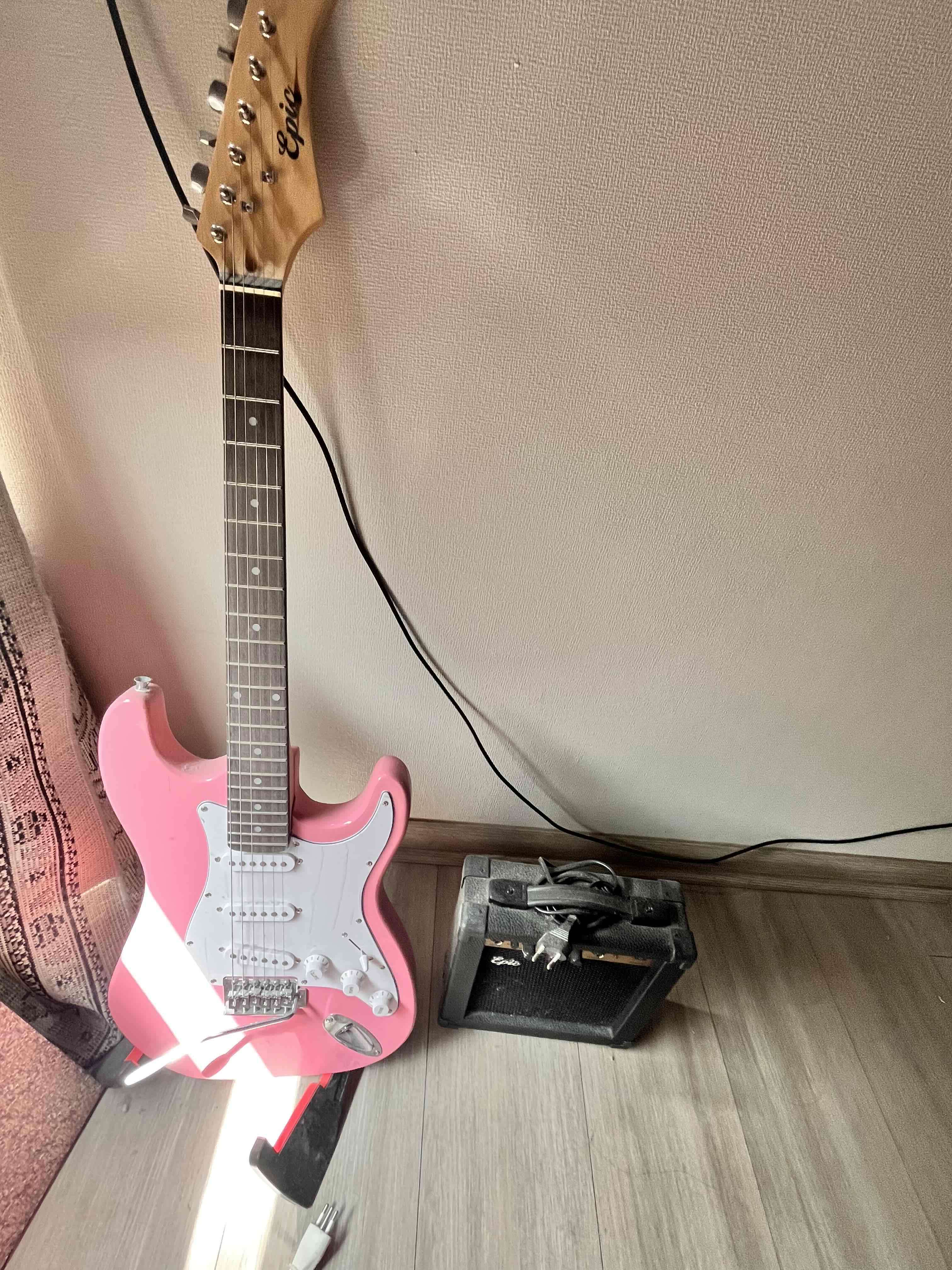 Guitarra eléctrica rosa Épic con amplificador 5W
