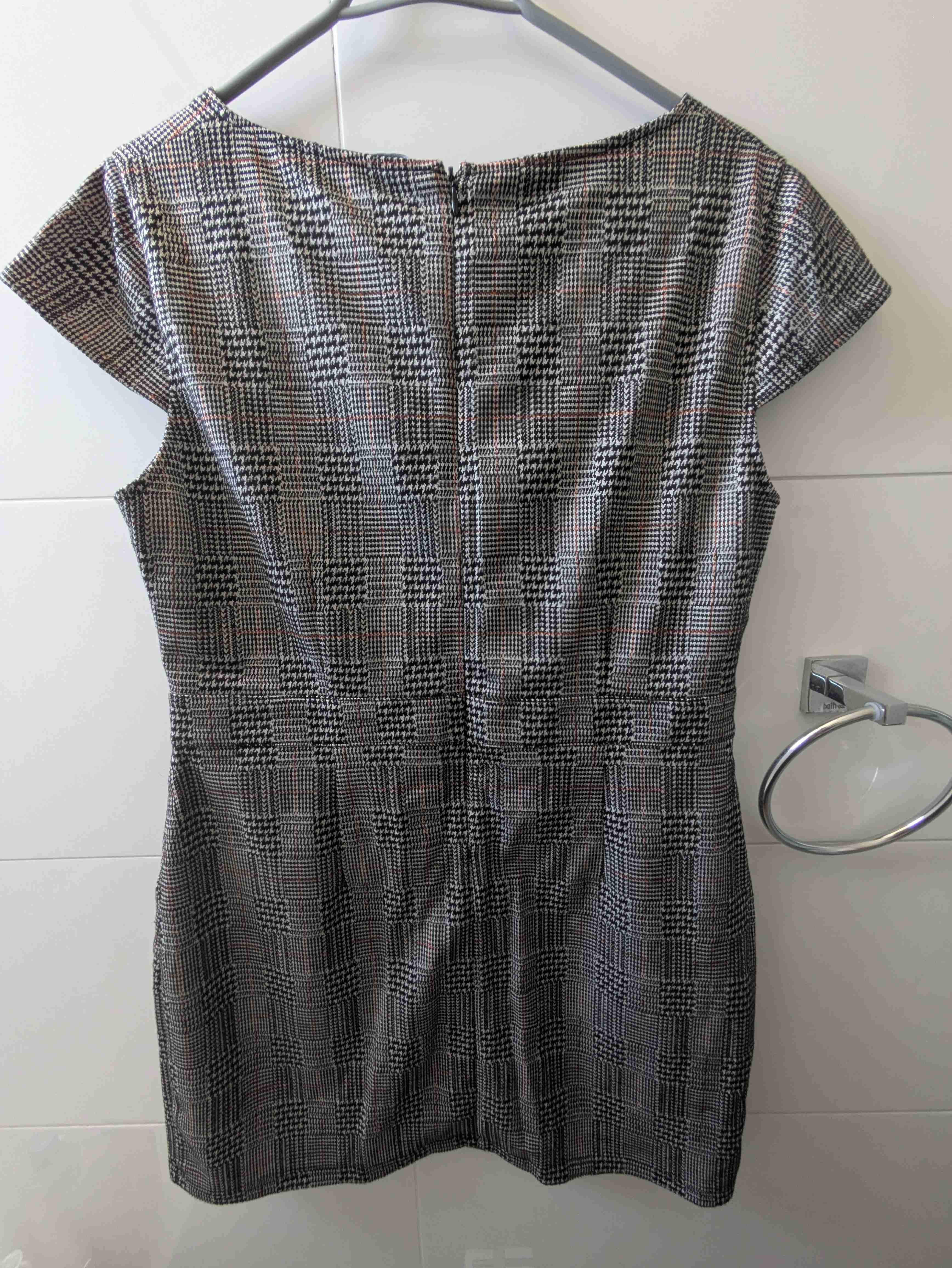 Vestido a cuadros gris - miniatura 2