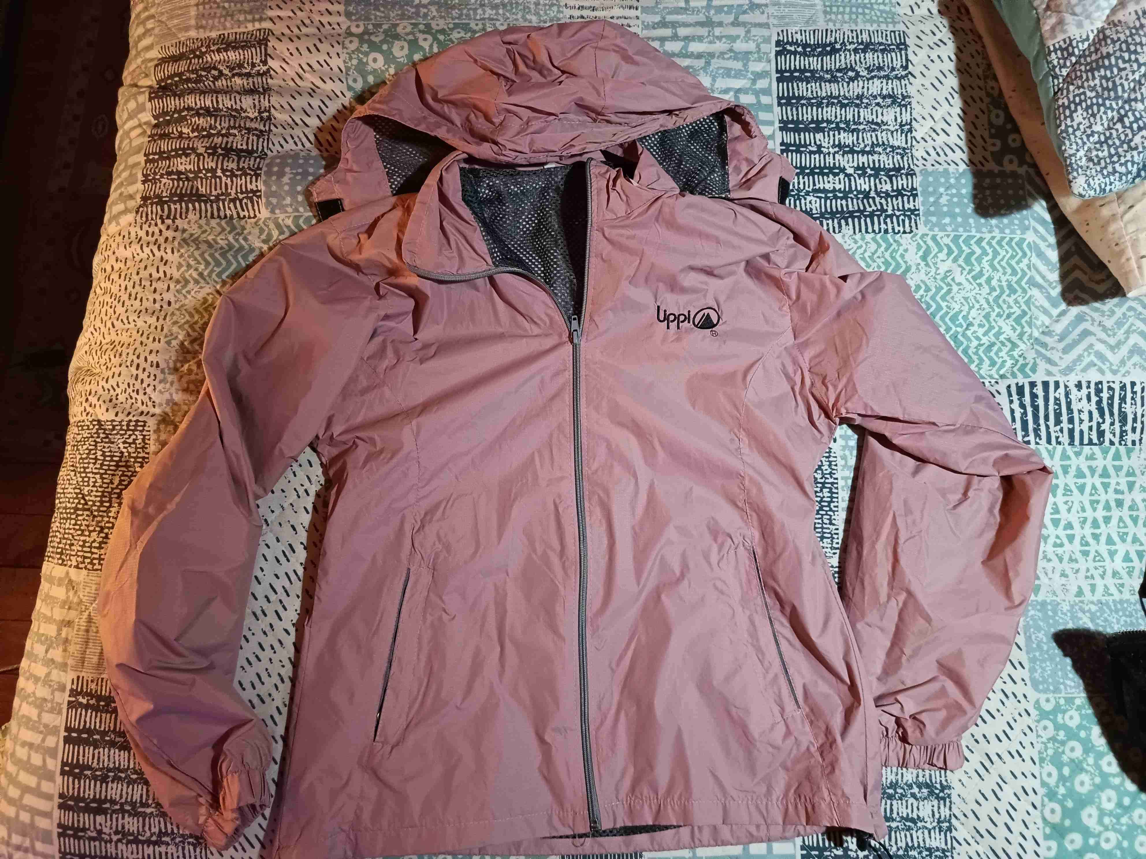 Chaqueta cortaviento rosa