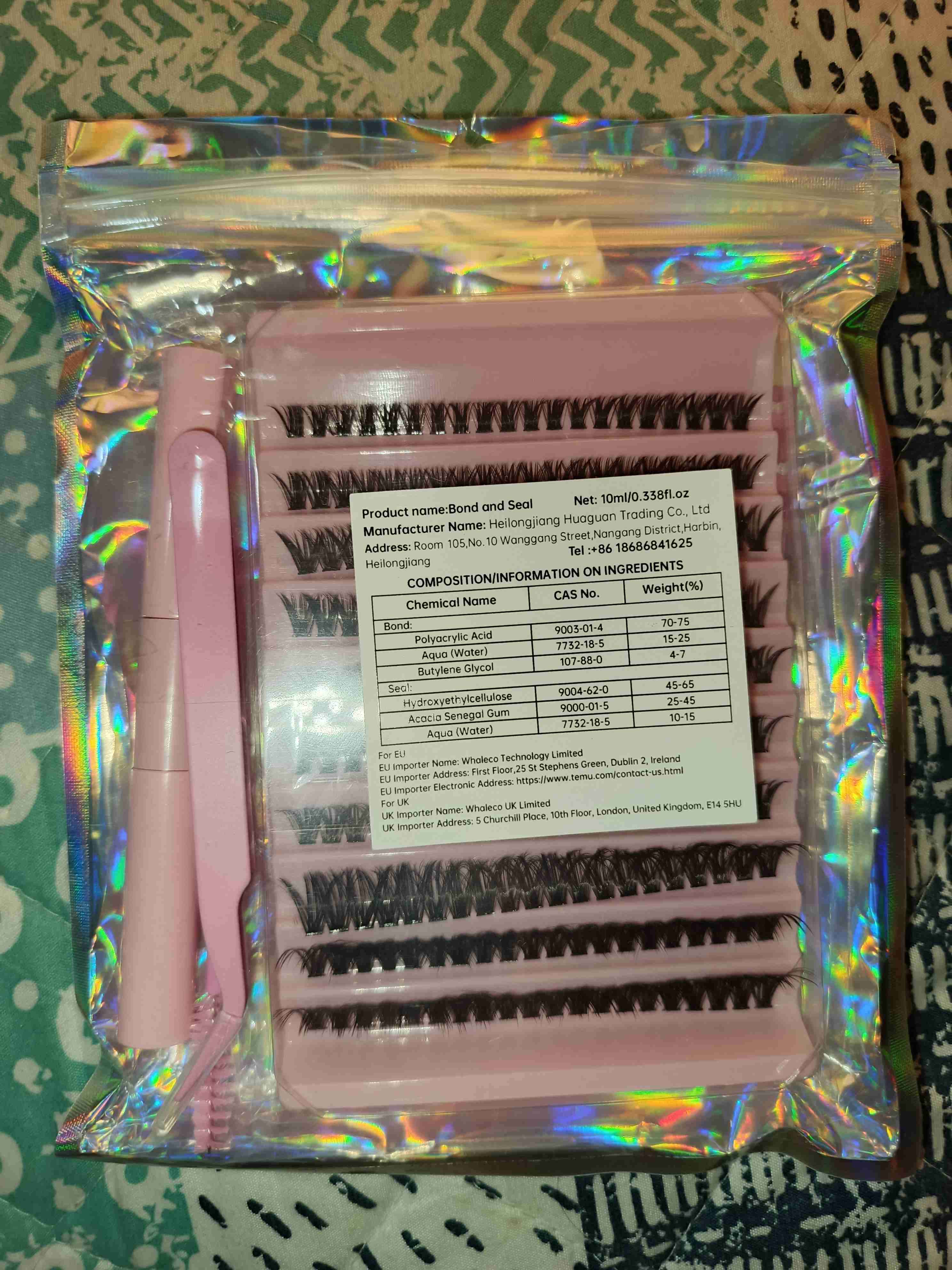 Pestañas postizas y adhesivo