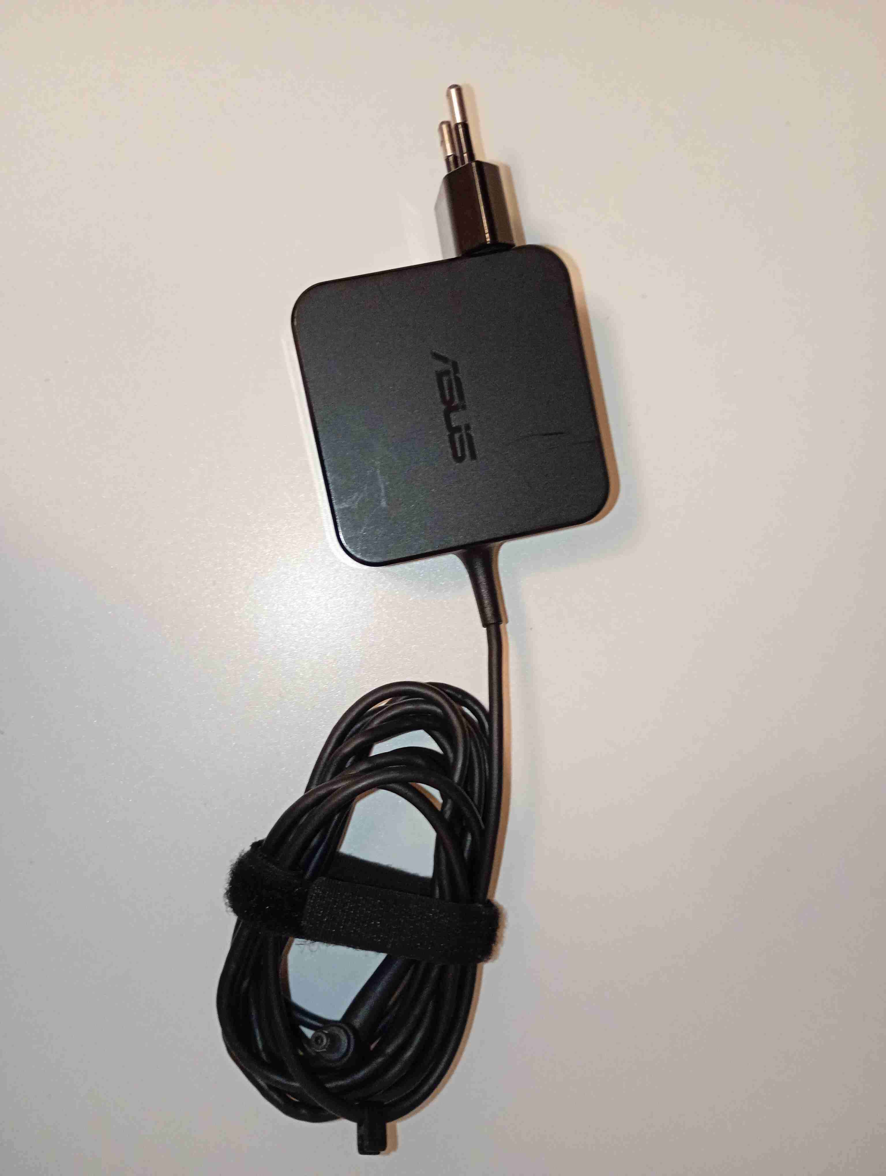 Notebook ASUS ZenBook 14 - miniatura 3