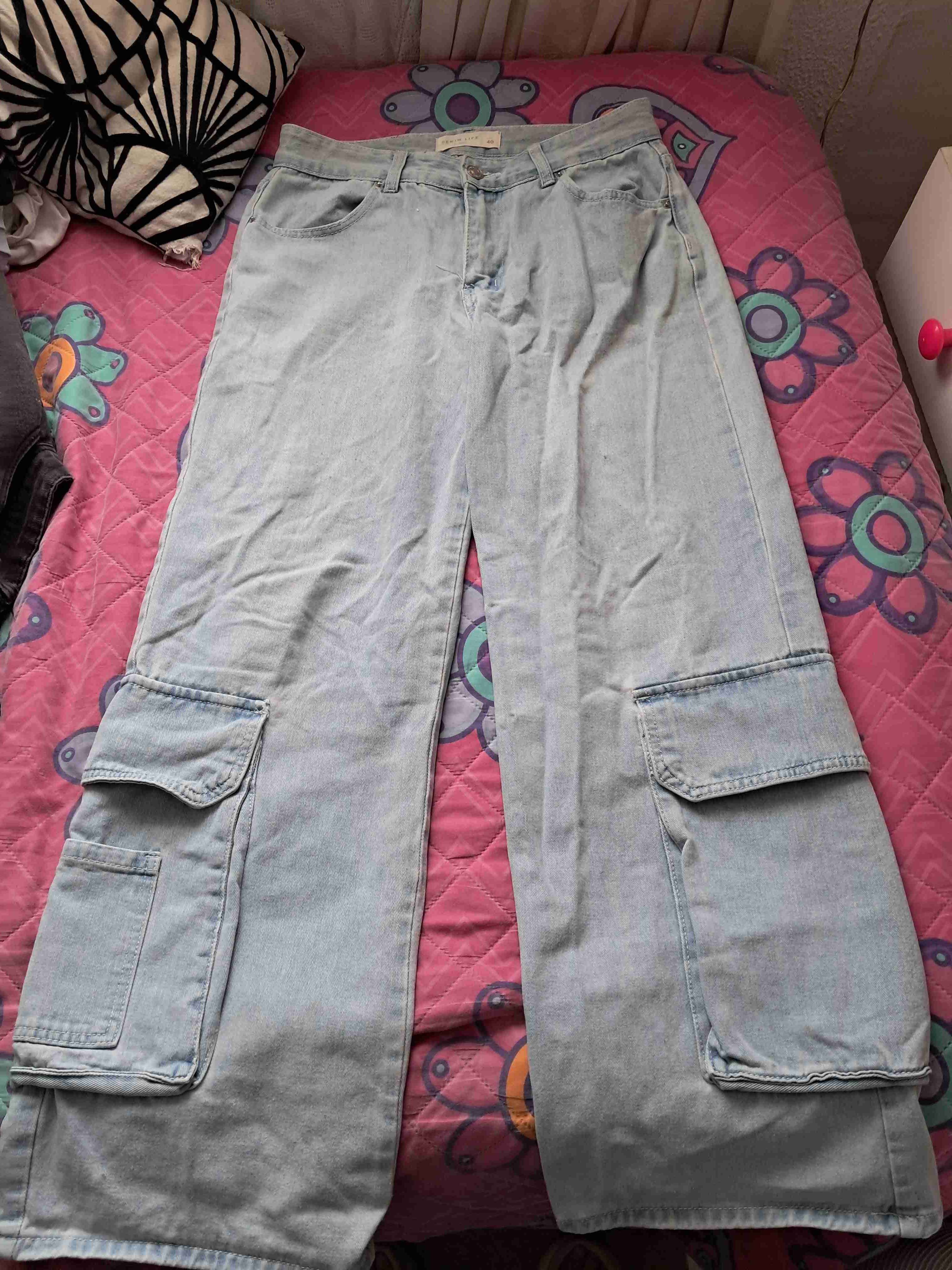 Pantalón cargo denim celeste
