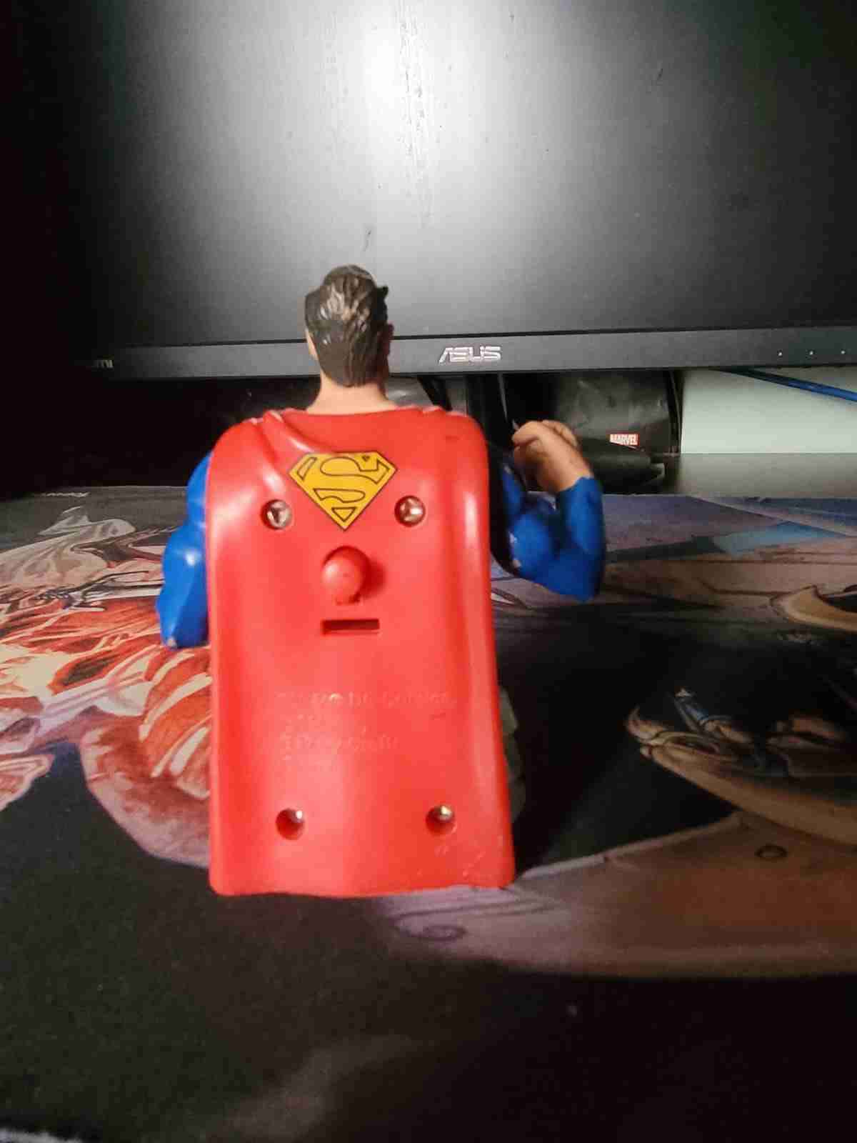 Superman con luces (sin pilas) - miniatura 2