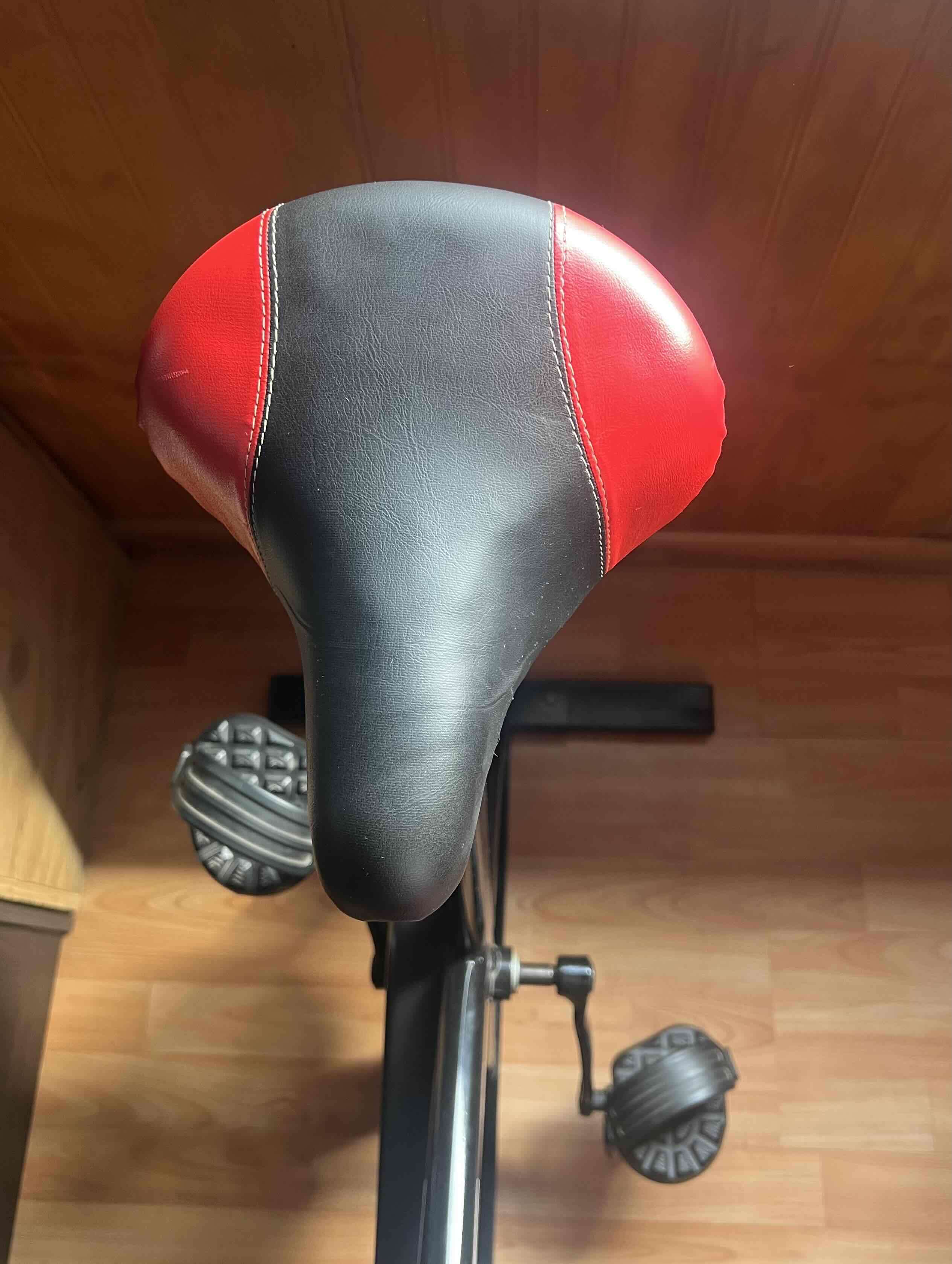 Bicicleta estática negra y roja - miniatura 3