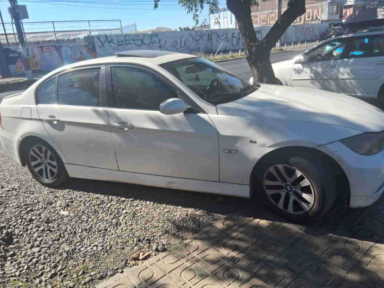 Auto BMW - miniatura 4