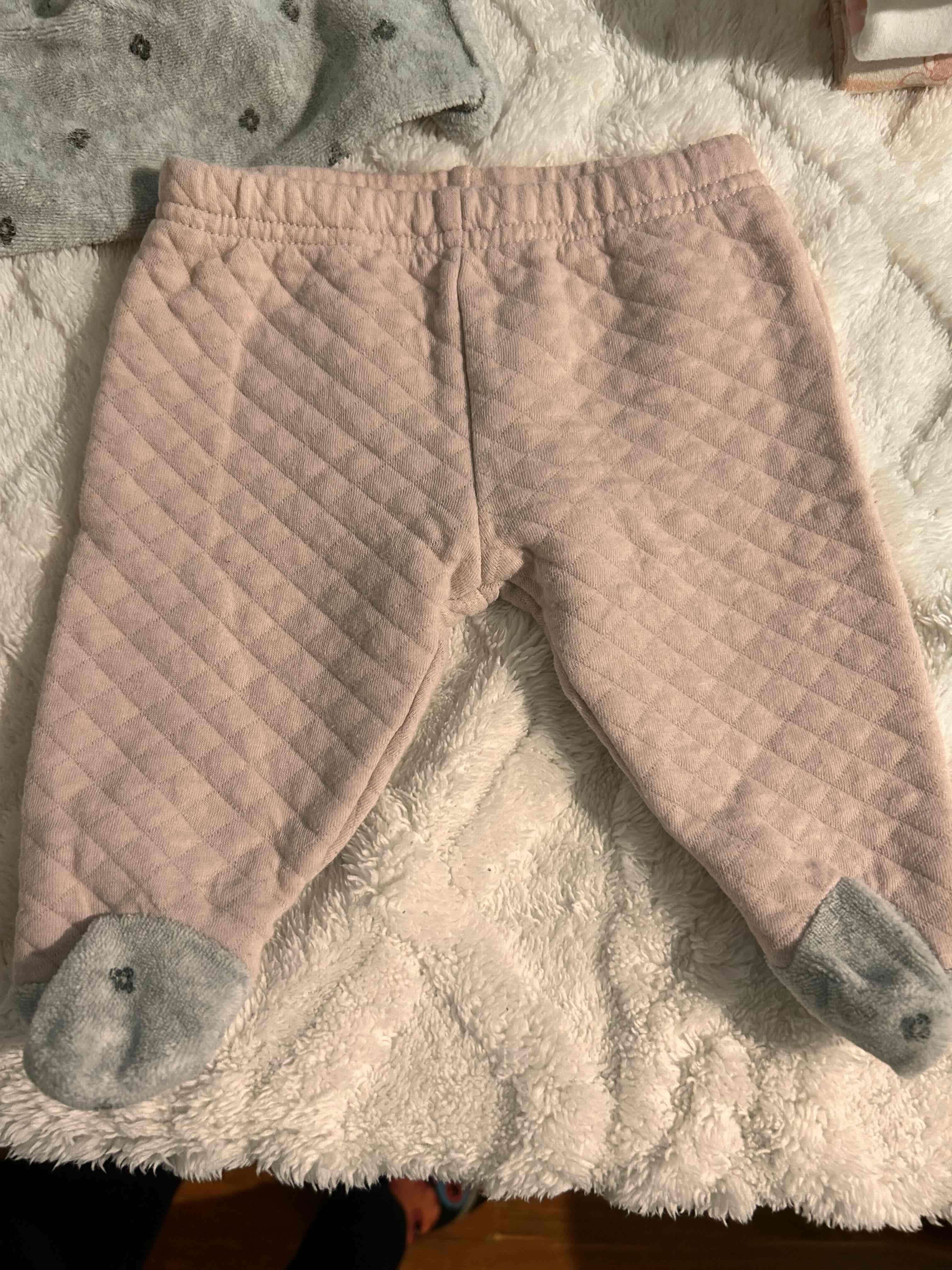 Conjunto infantil gris y rosado 0 a 3 meses - miniatura 2