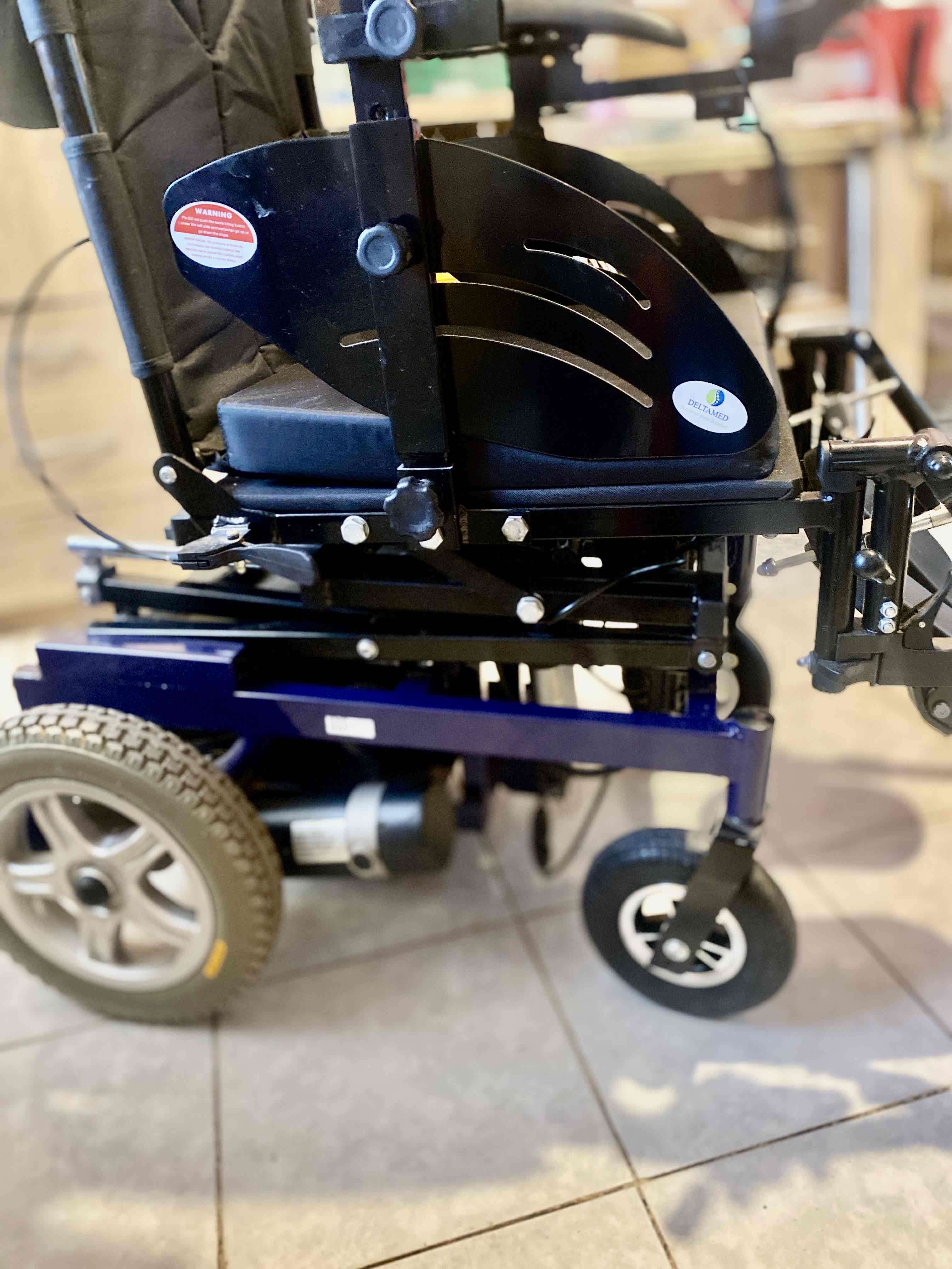 Silla de ruedas eléctrica Delta5131 - miniatura 4