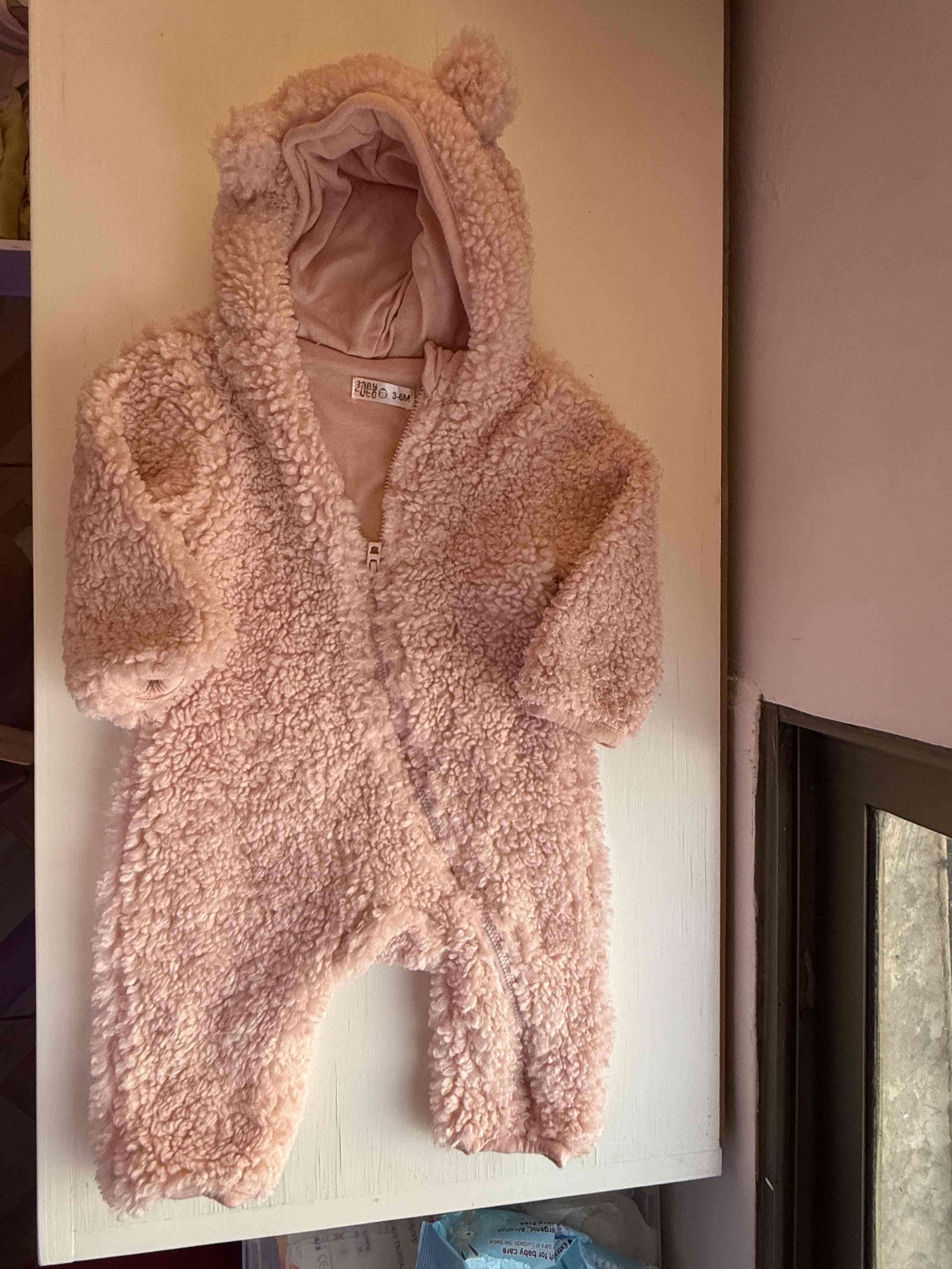 Saquito de bebé con capucha