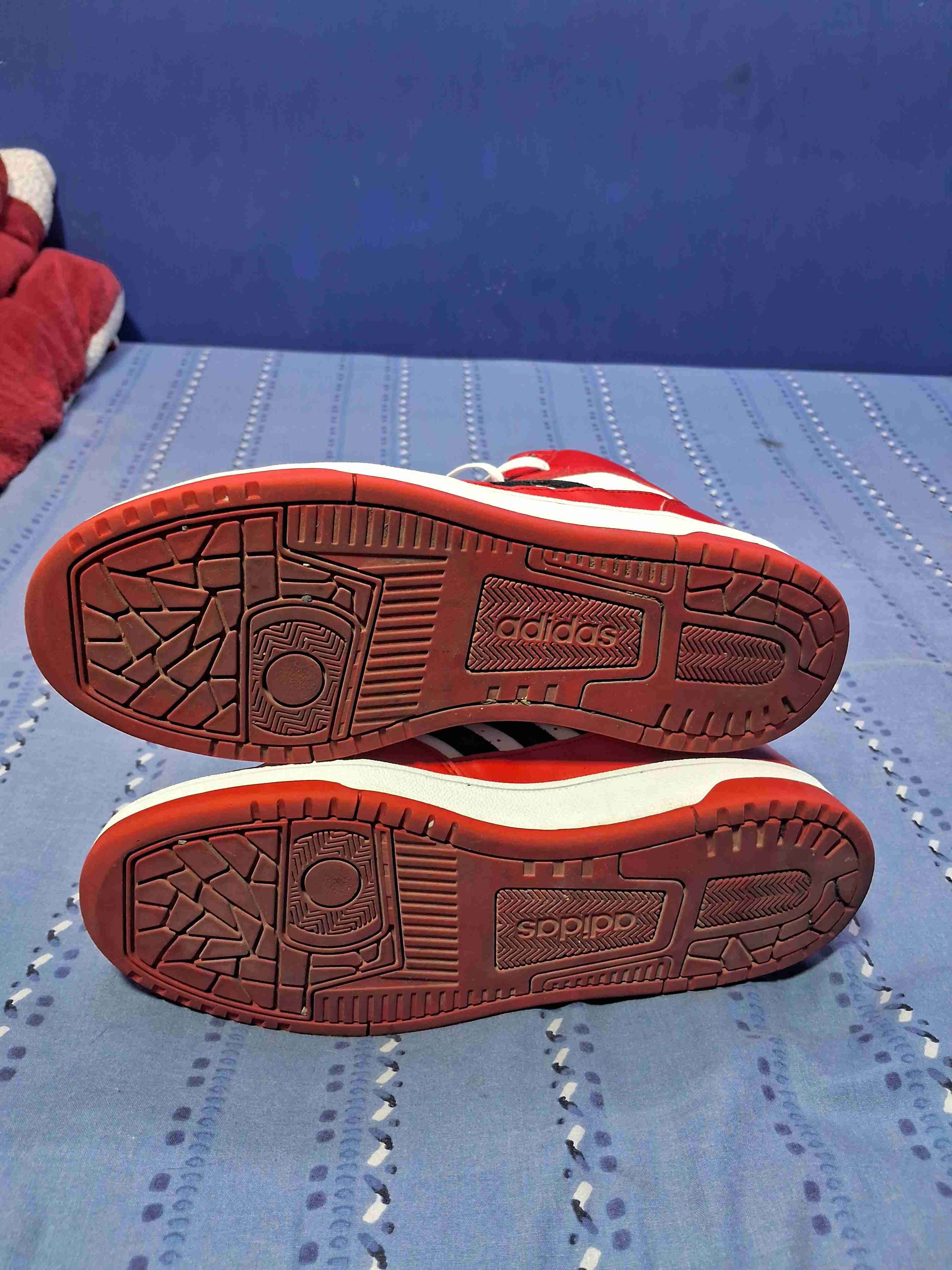 Zapatillas Adidas rojas y blancas - miniatura 5