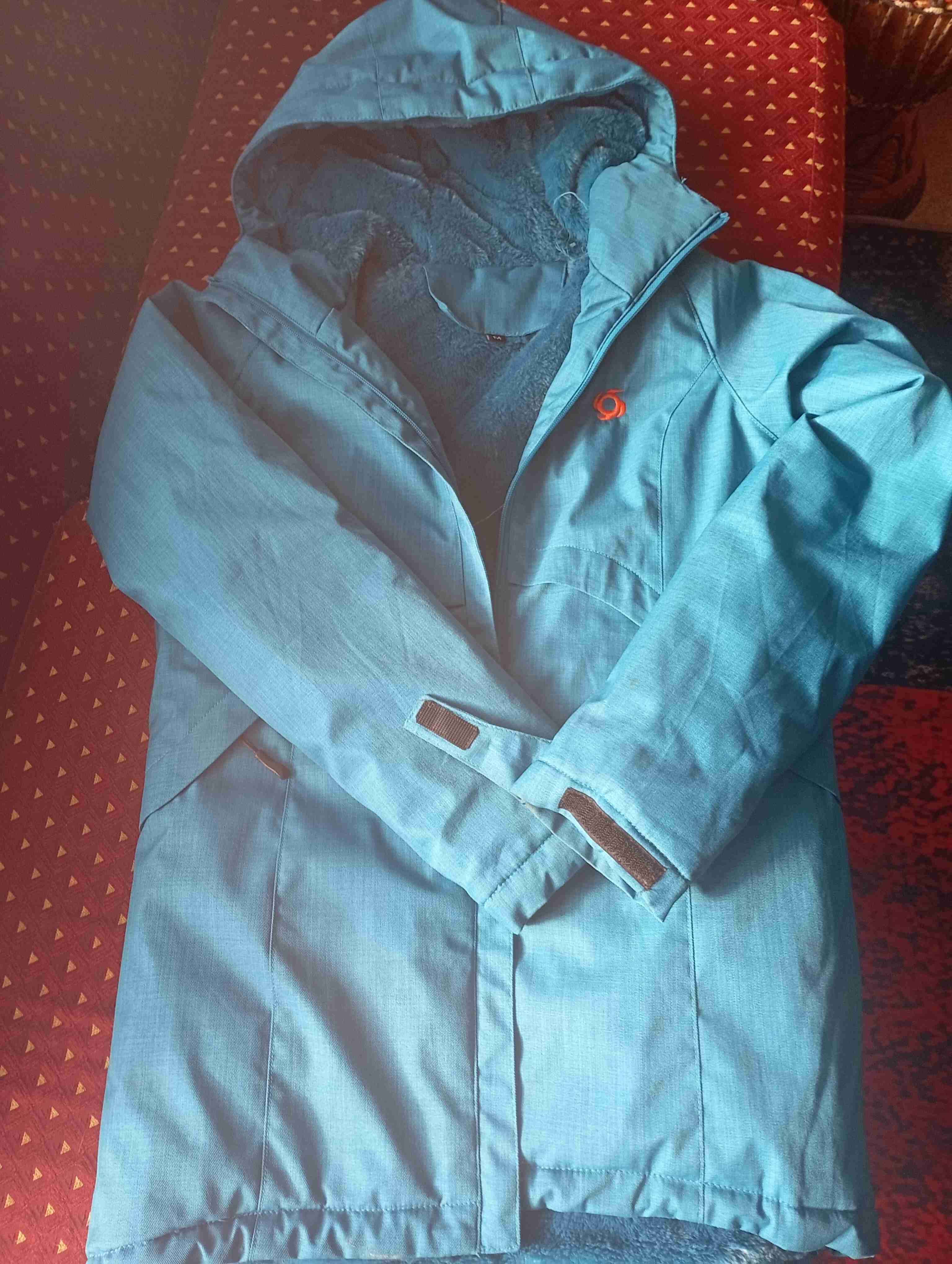 Chaqueta azul con capucha - miniatura 1