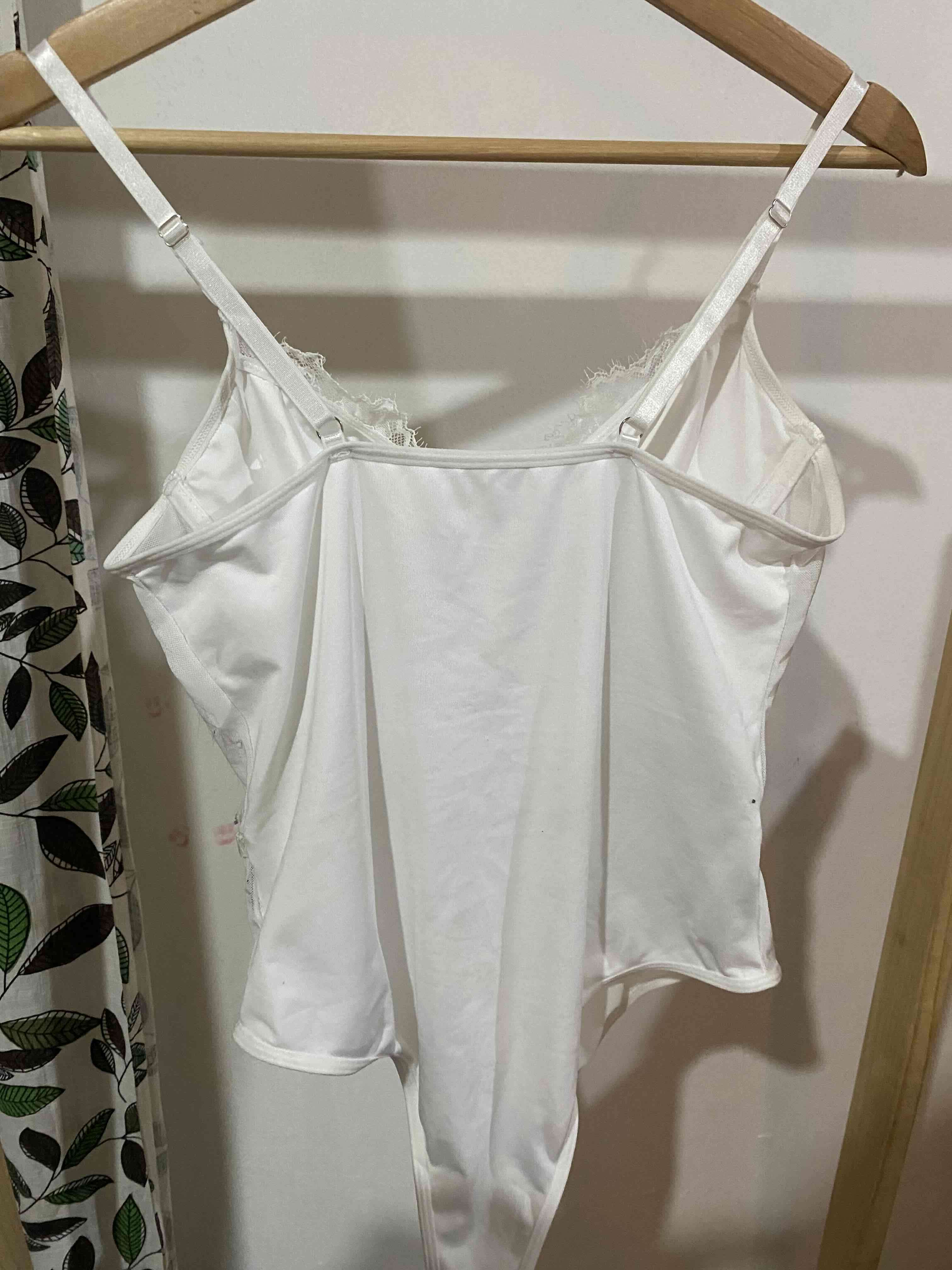 Body de encaje blanco - miniatura 3