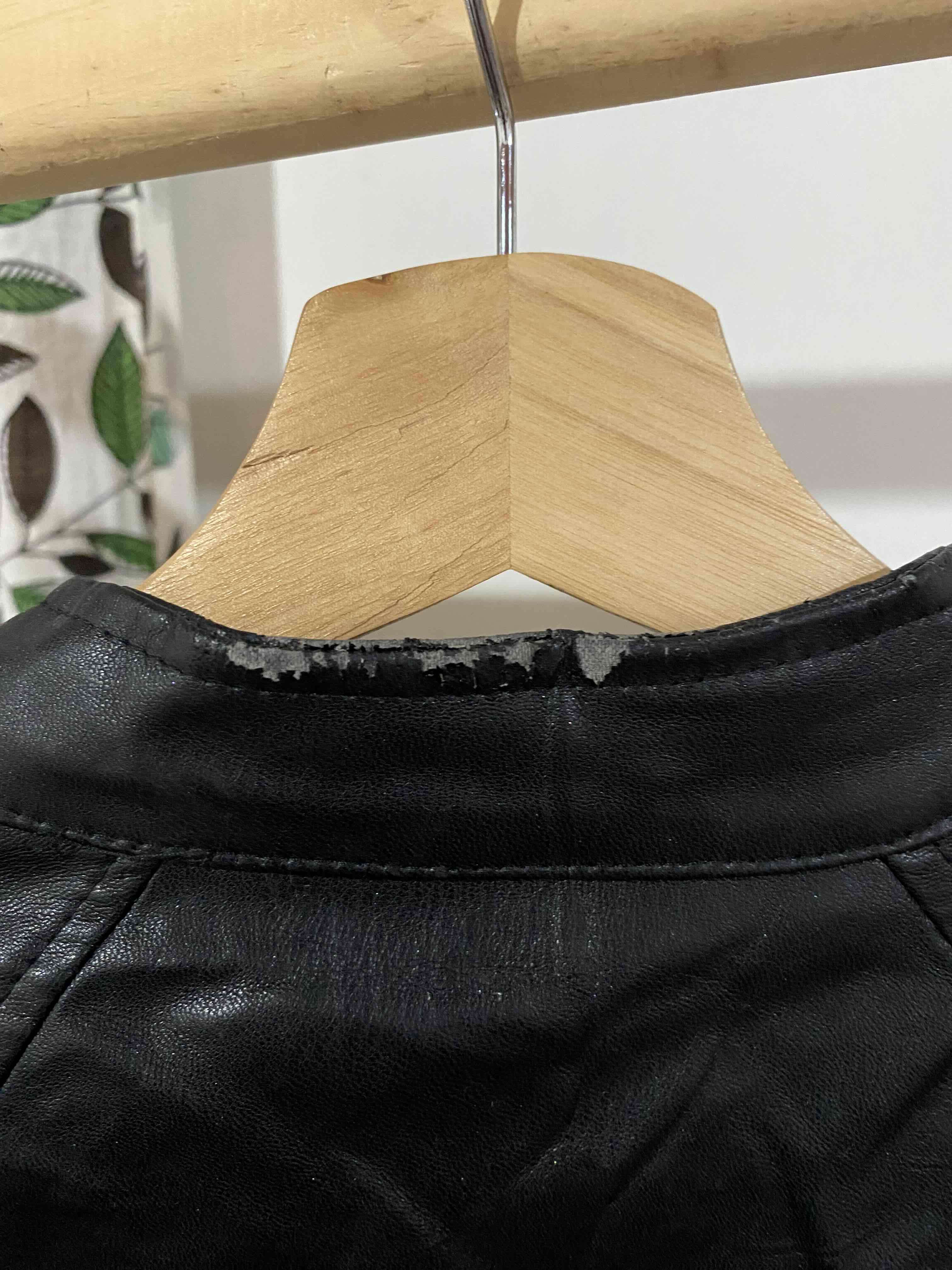 Chaqueta negra de cuero sintético - miniatura 5