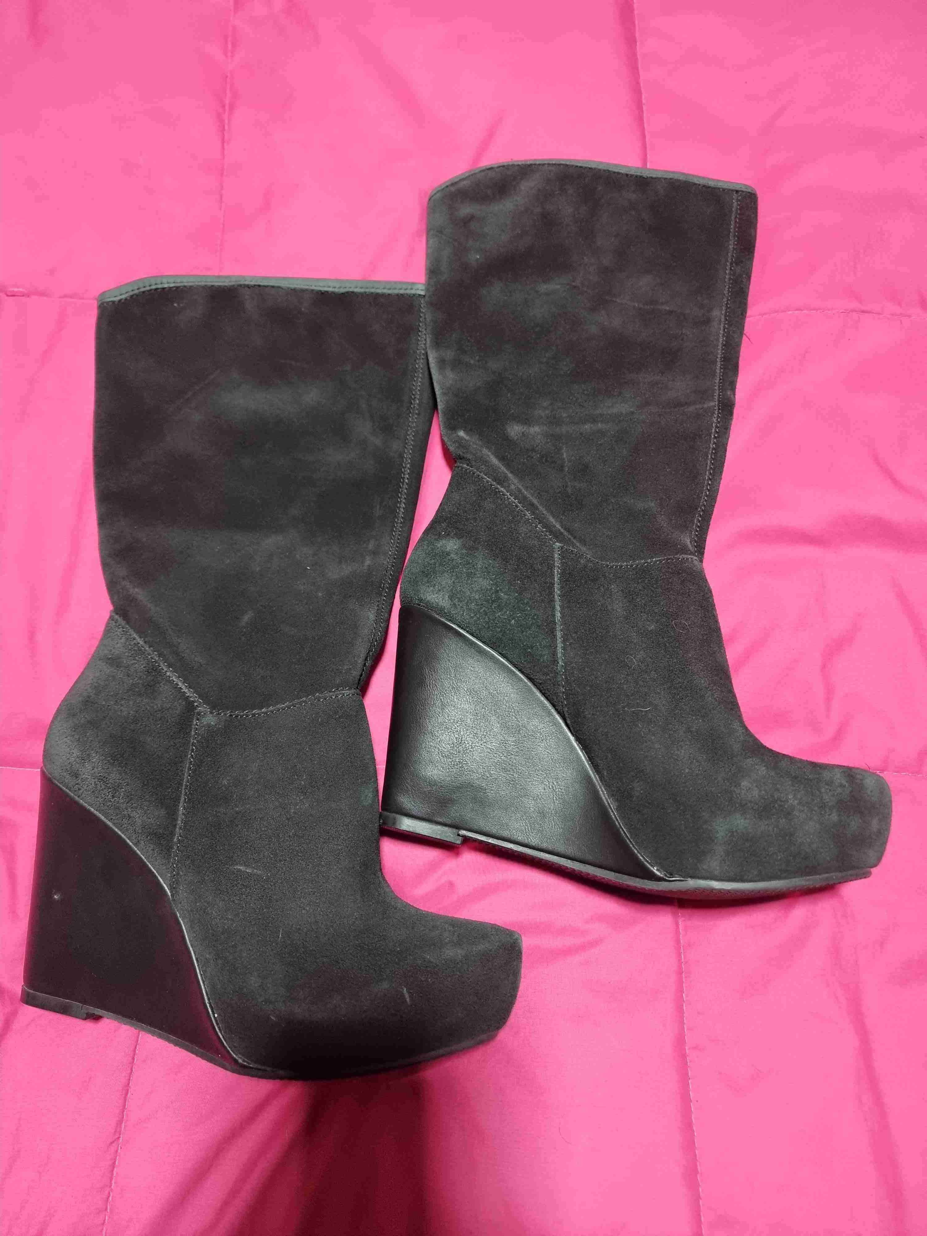 Botas negras de gamuza con cuña - miniatura 1