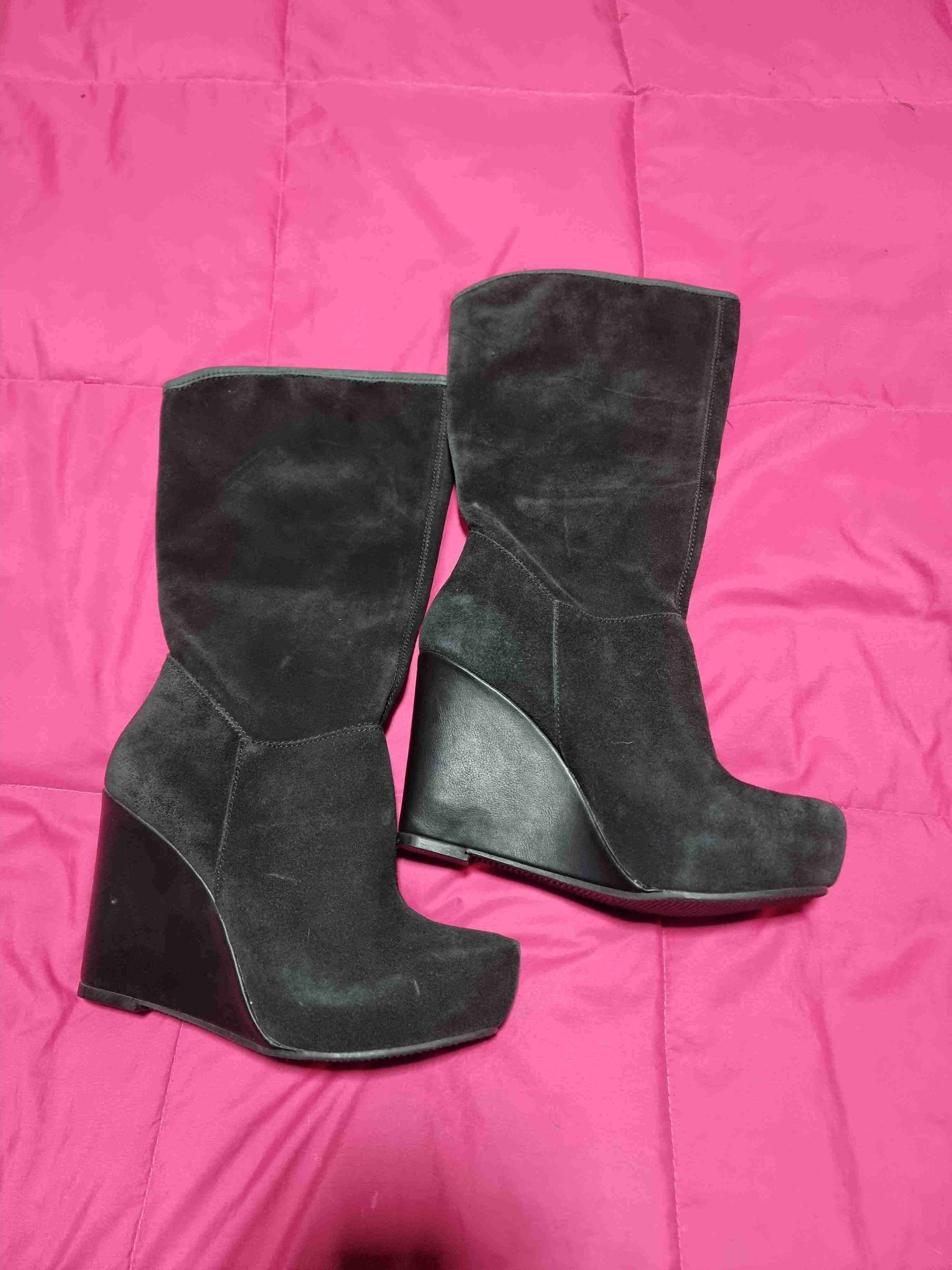 Botas negras de gamuza con cuña - miniatura 2