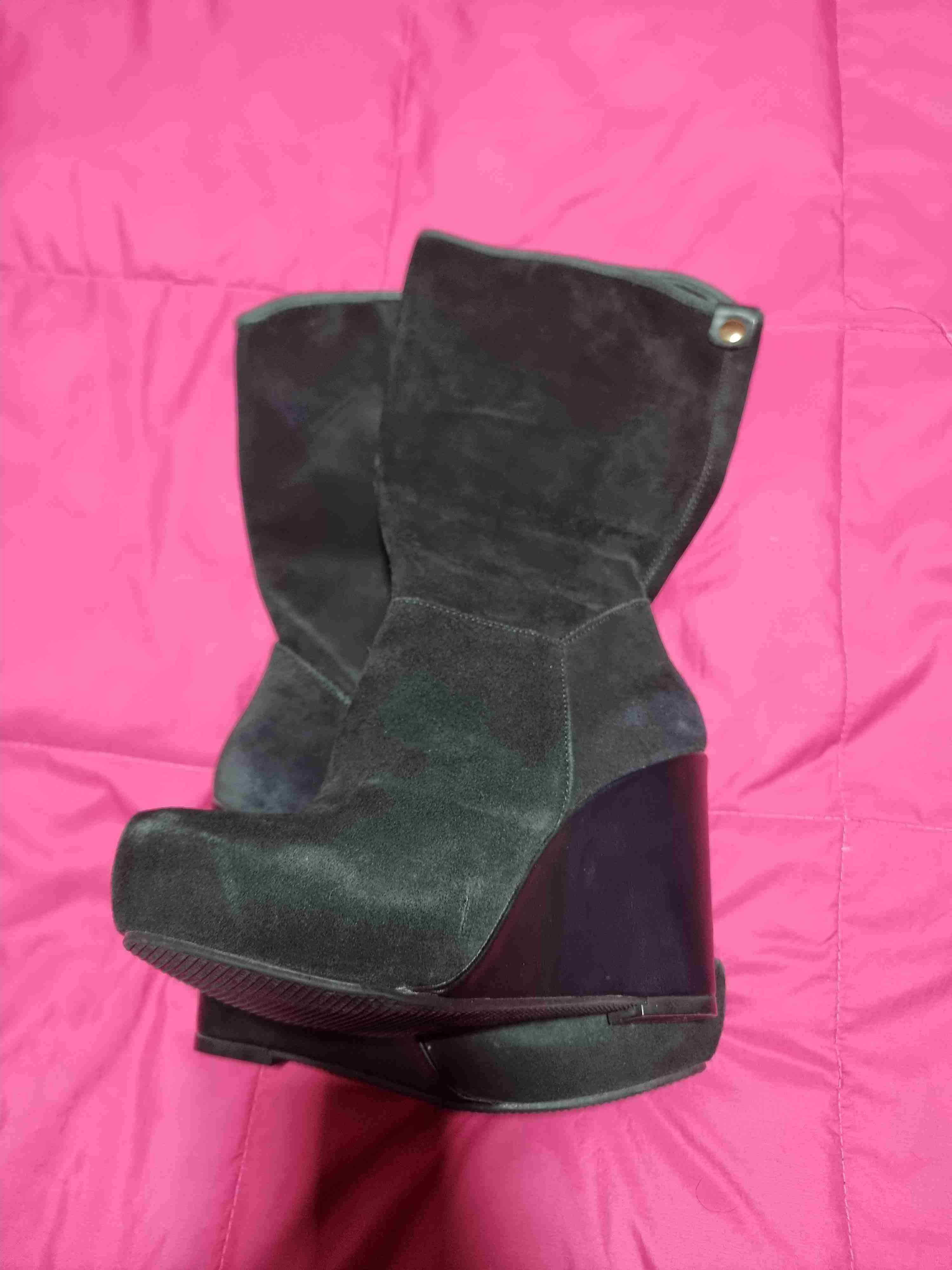 Botas negras de gamuza con cuña - miniatura 3