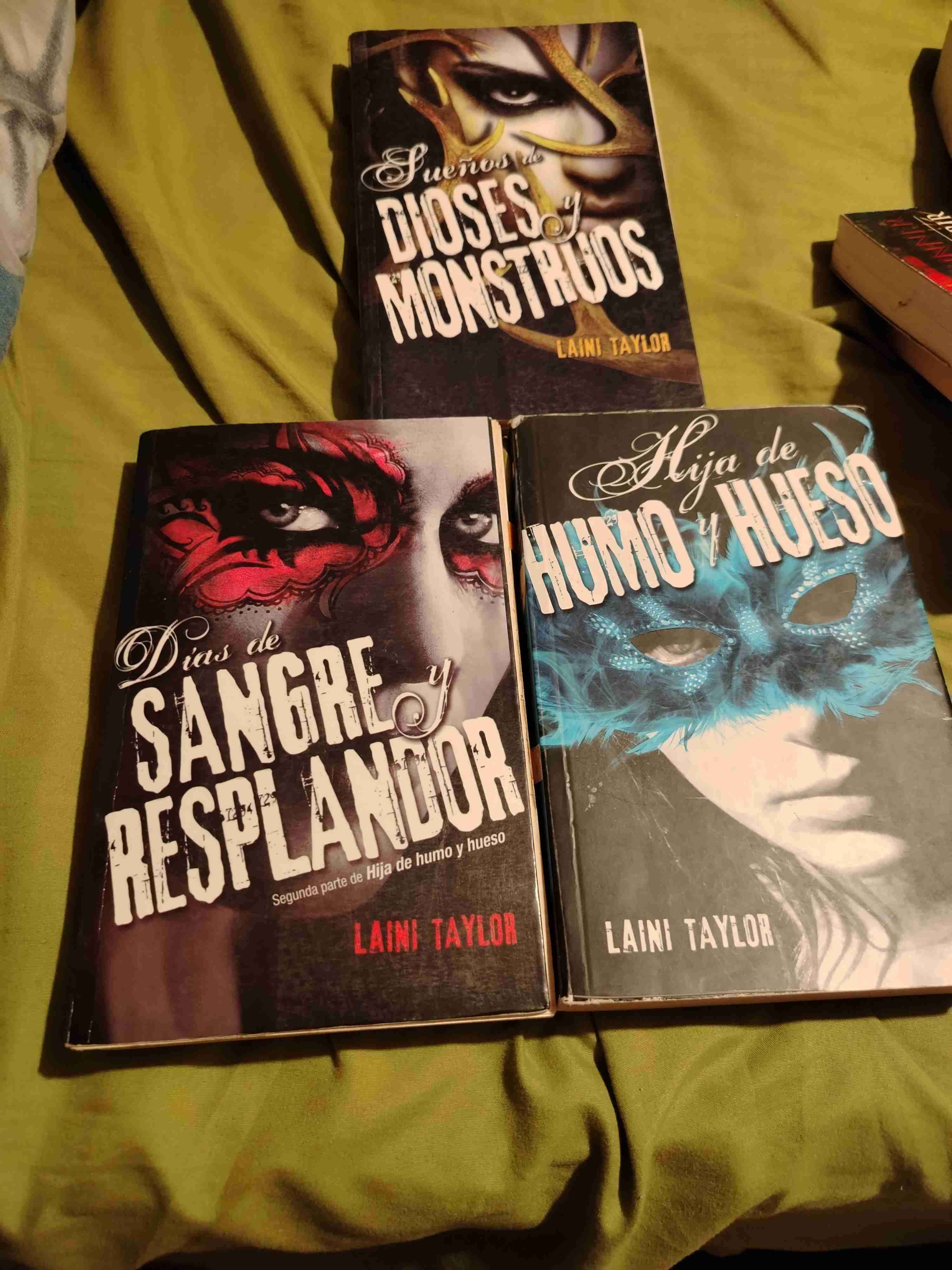 Trilogía de libros por Laini Taylor