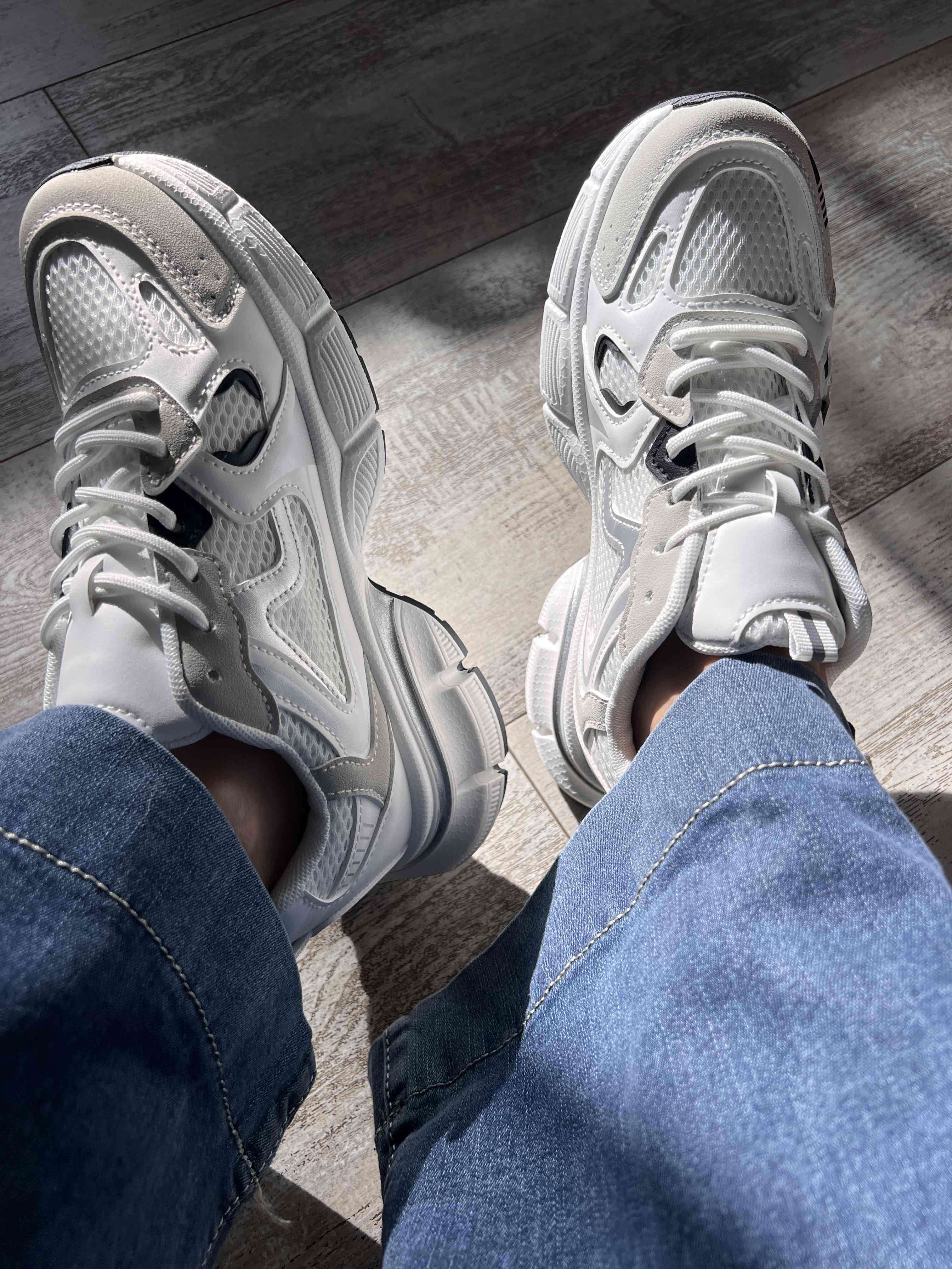 Zapatillas deportivas blancas - miniatura 2