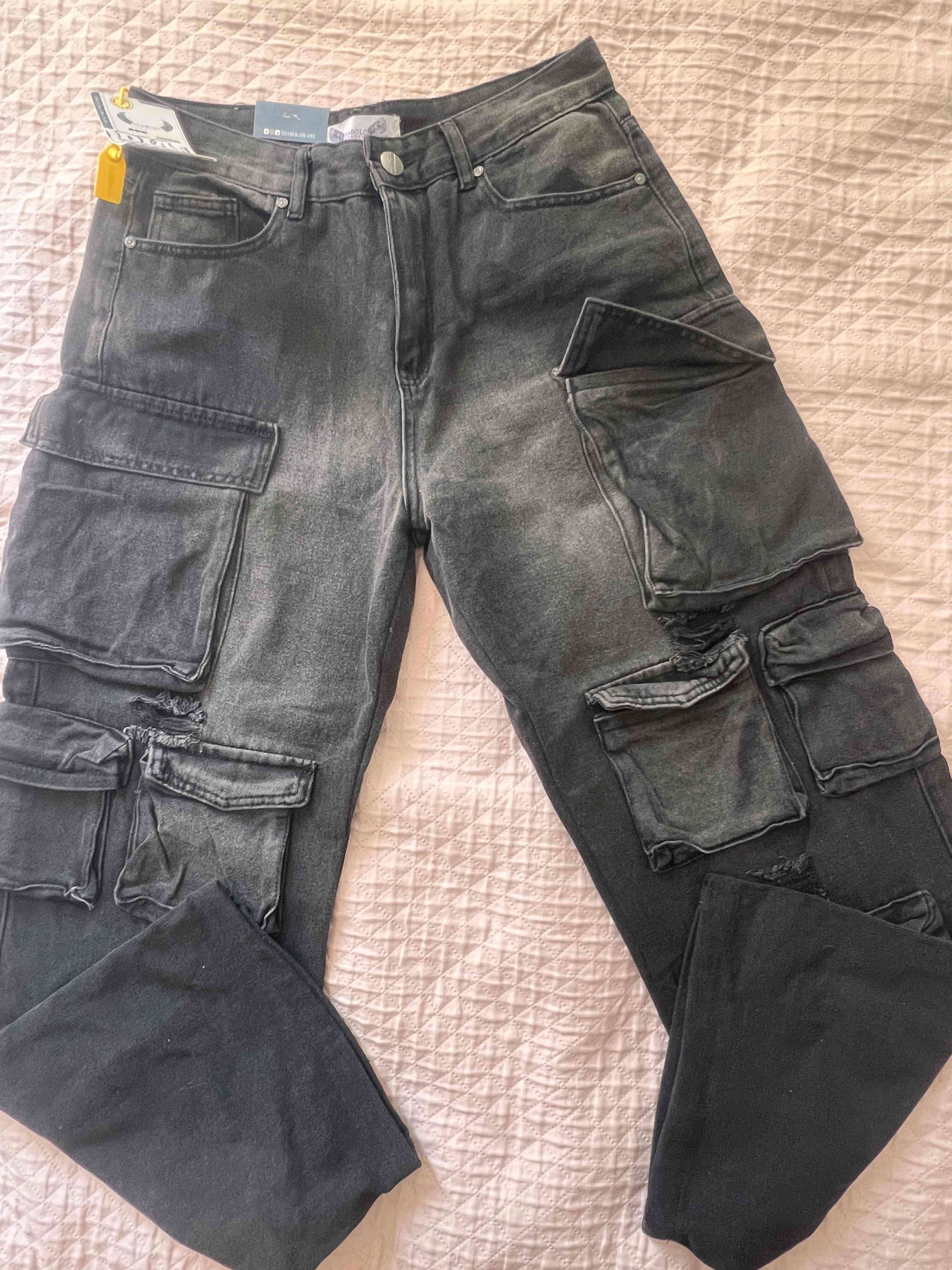 Jeans cargo negros con bolsillos, Hombre talla - miniatura 1