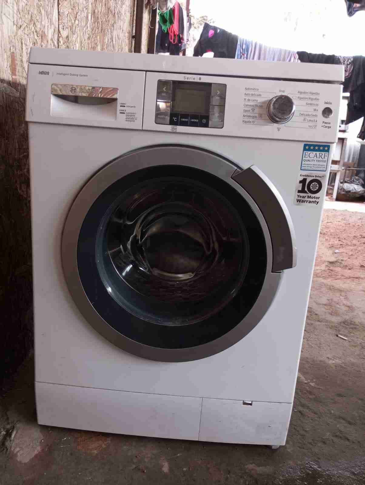 Lavadora automática Bosch blanca - miniatura 4