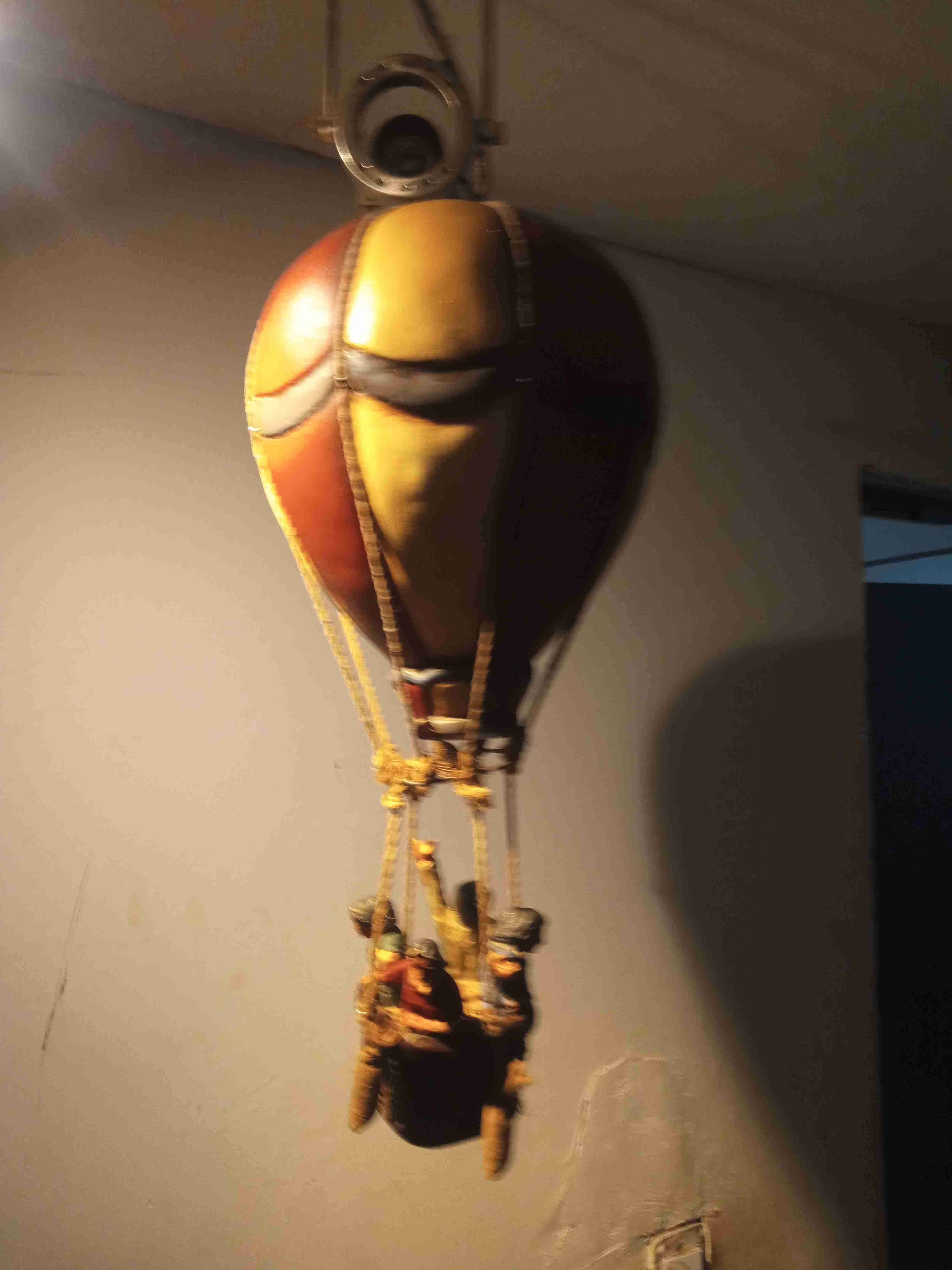 Lámpara decorativa globo aerostático - miniatura 1