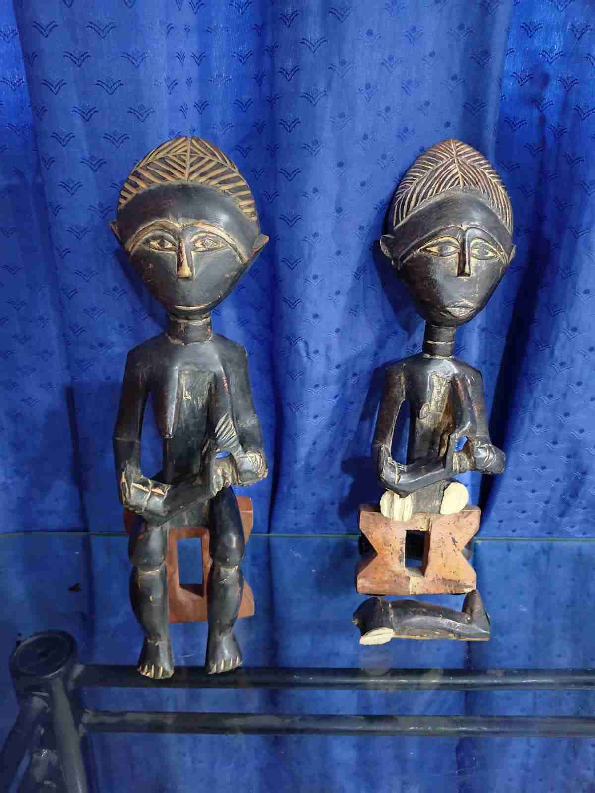 Estatuillas africanas de madera - miniatura 1