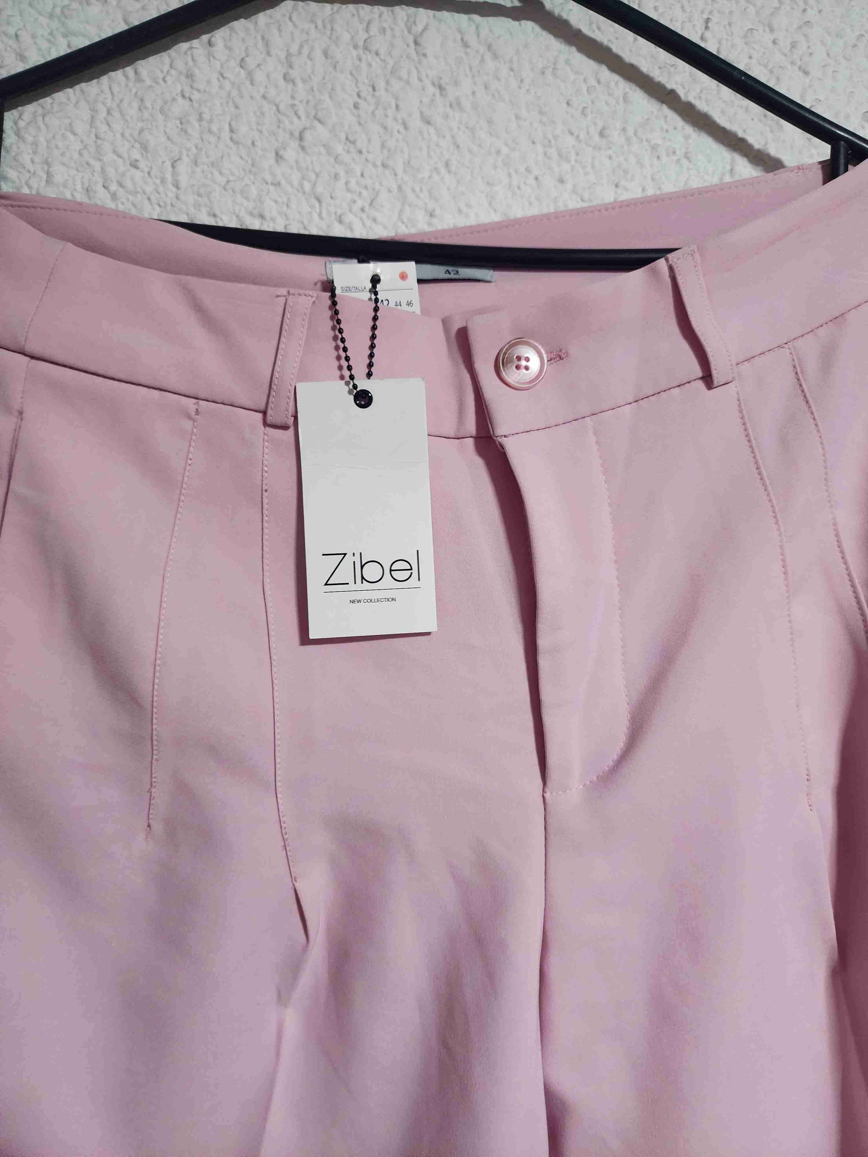 Pantalón rosa con etiqueta - miniatura 4