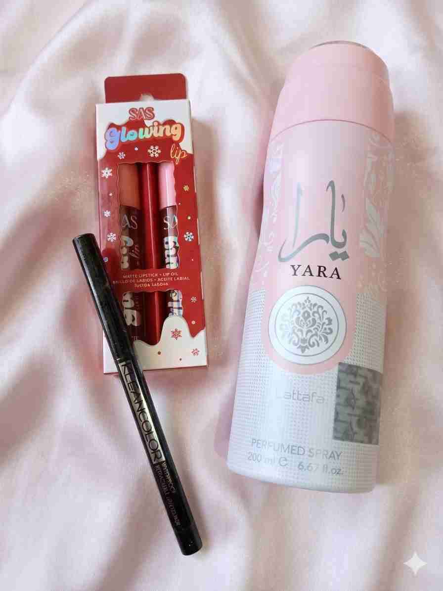 Set de belleza: labiales, delineador y spray