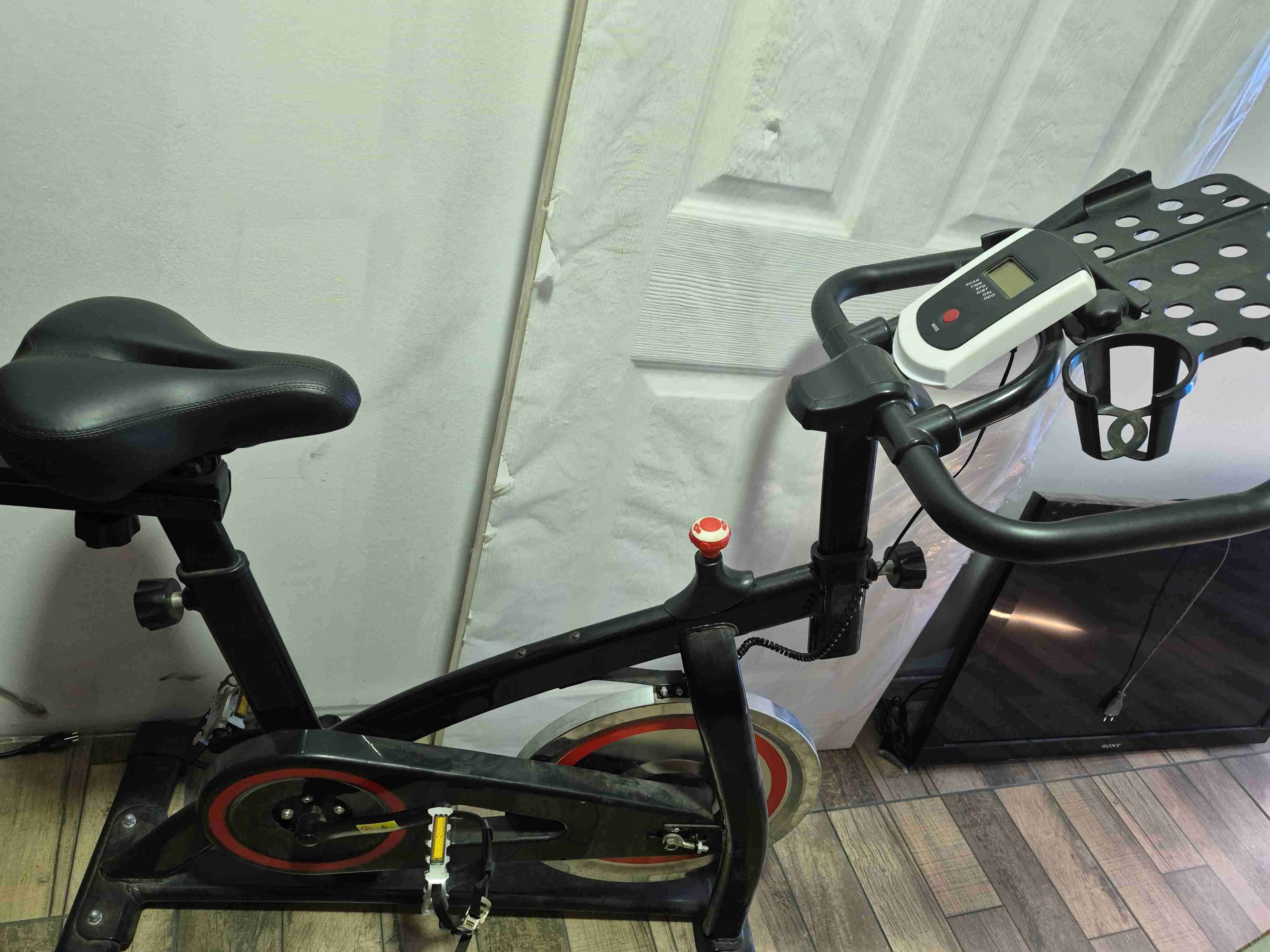 Bicicleta estática negra - miniatura 4