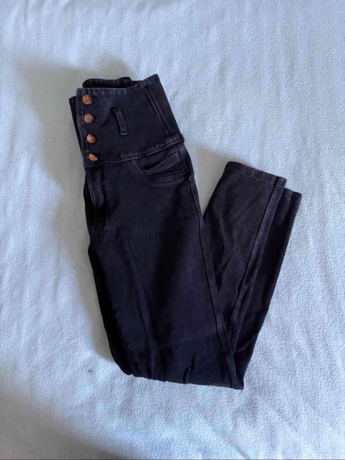 Jeans negros de talle alto - miniatura 1