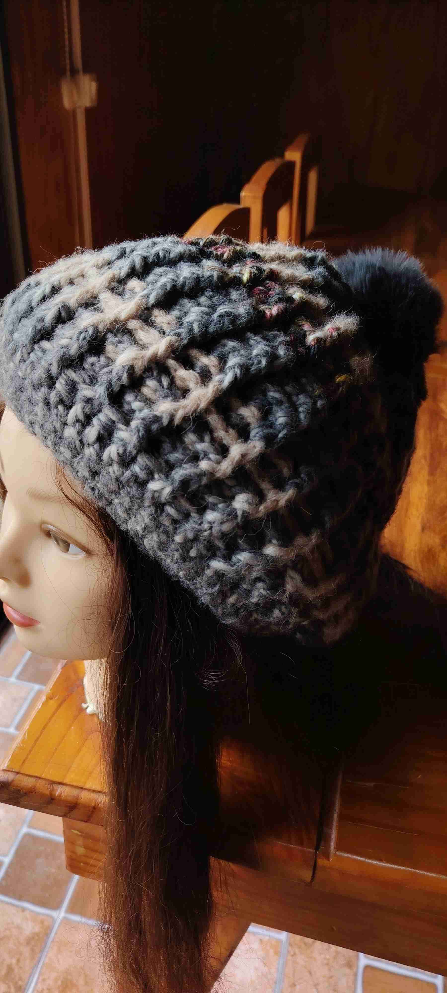 Gorro de lana tejido a crochet - miniatura 2