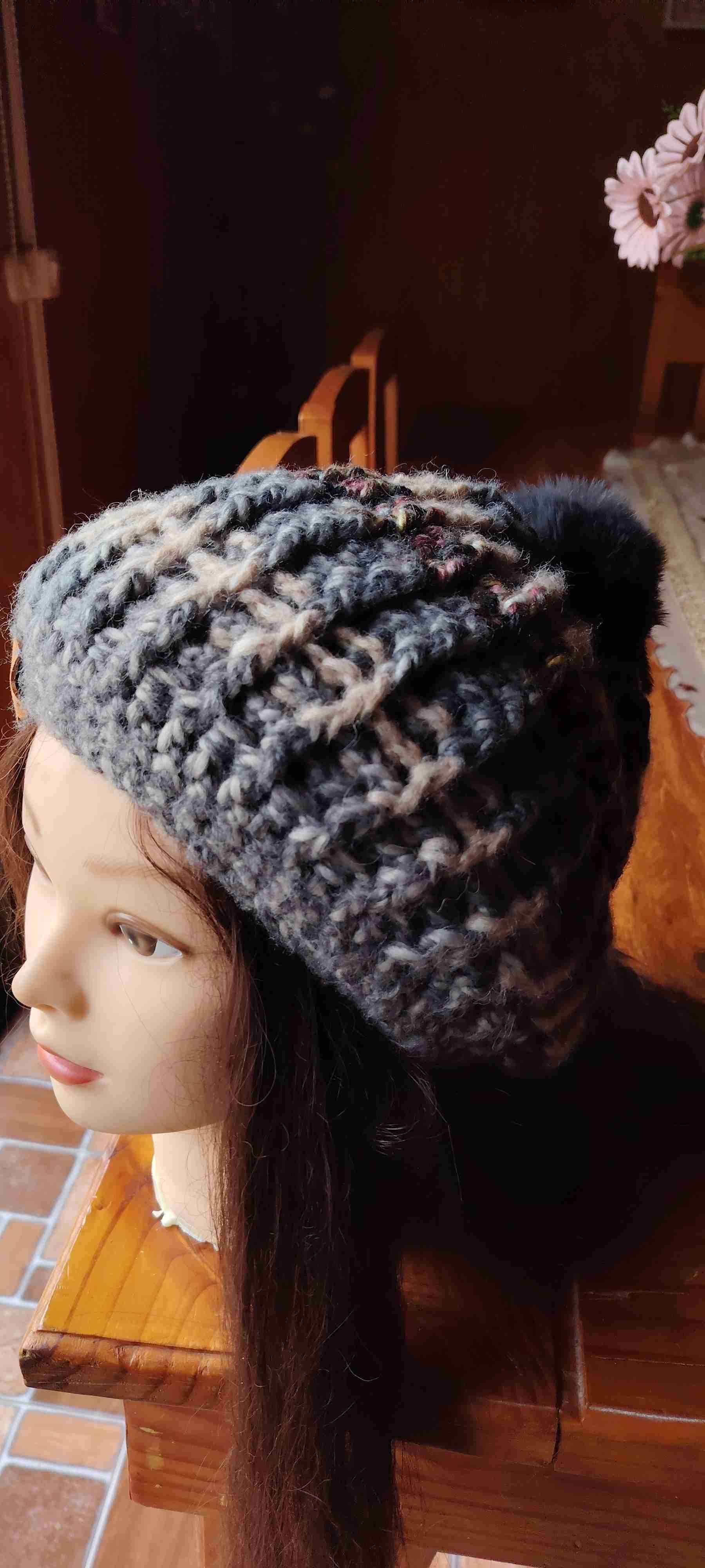 Gorro de lana tejido a crochet - miniatura 3