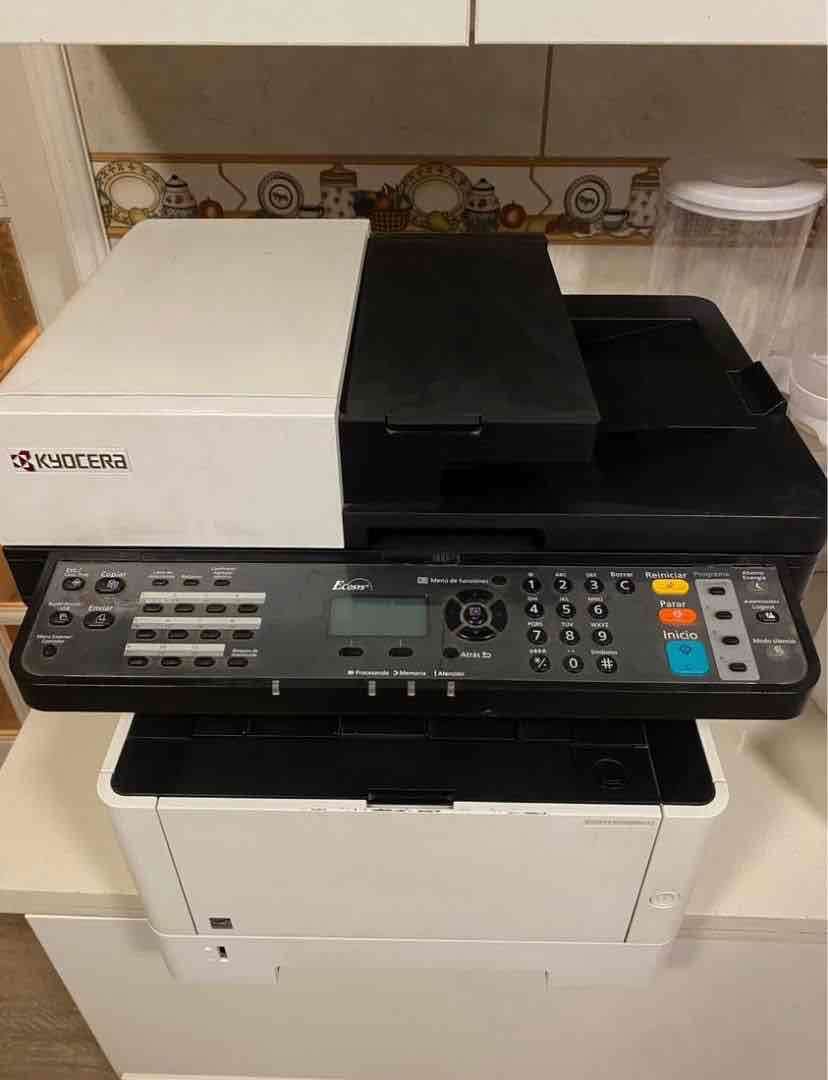 Impresora multifuncional Kyocera - miniatura 2