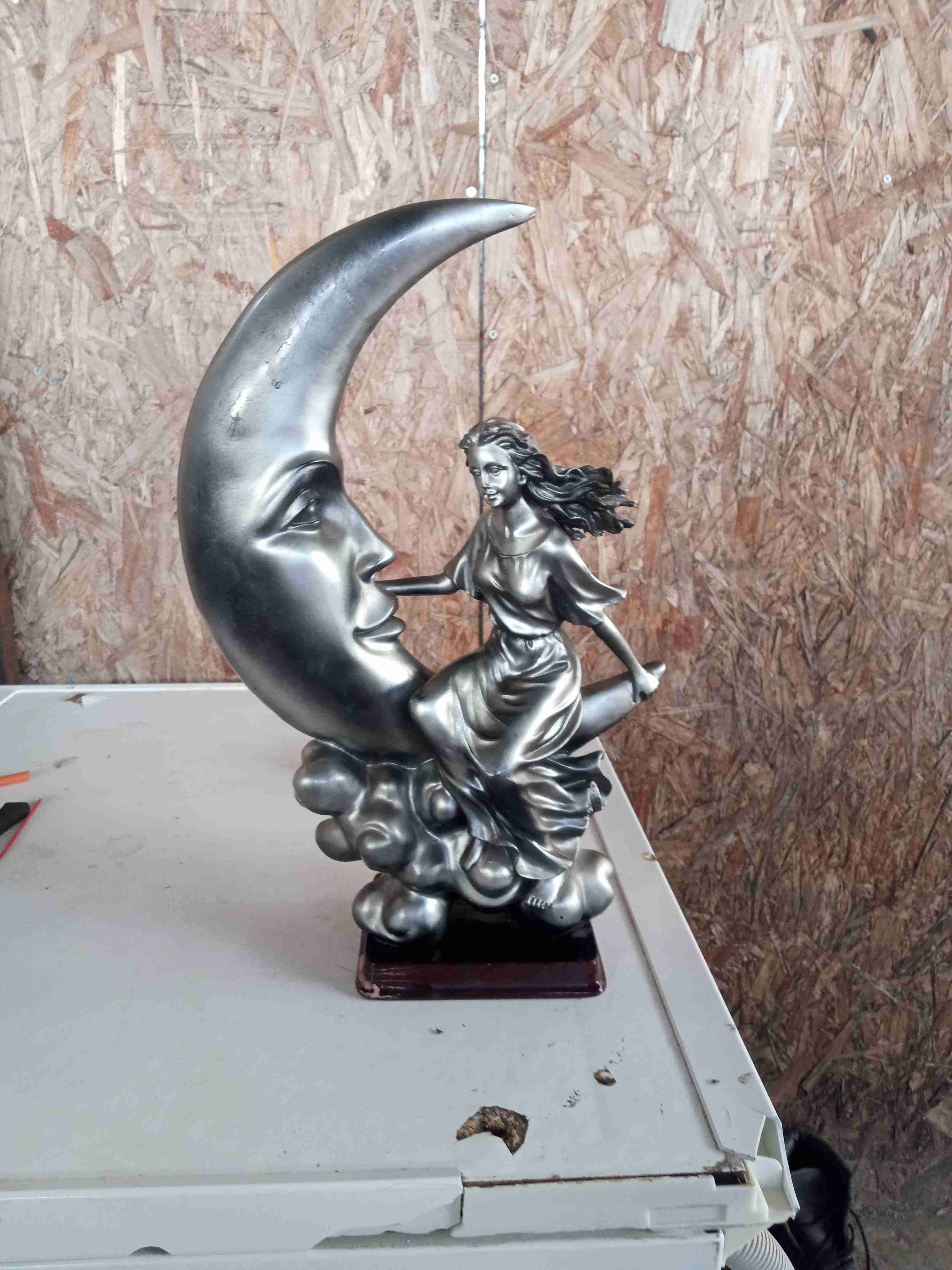 Escultura lunar decorativa - miniatura 1