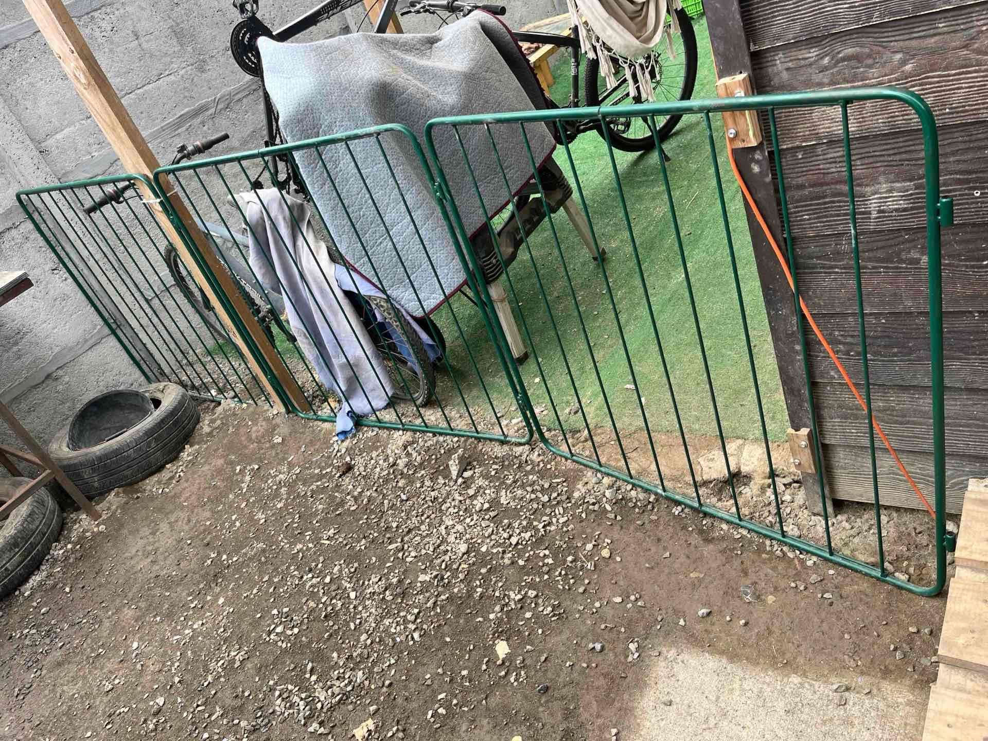 Reja de seguridad metálica verde