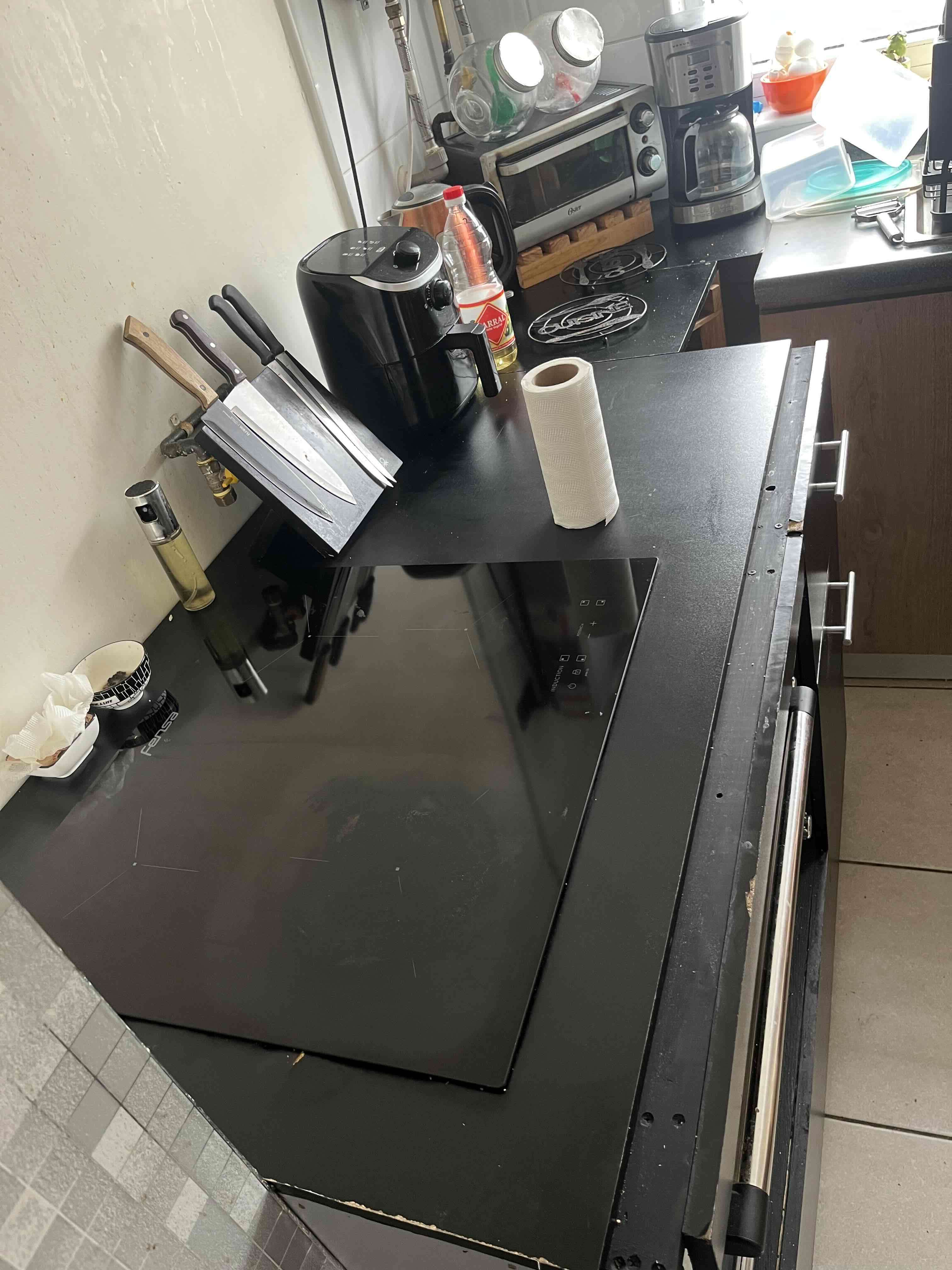 Cocina de induccion negra - miniatura 3