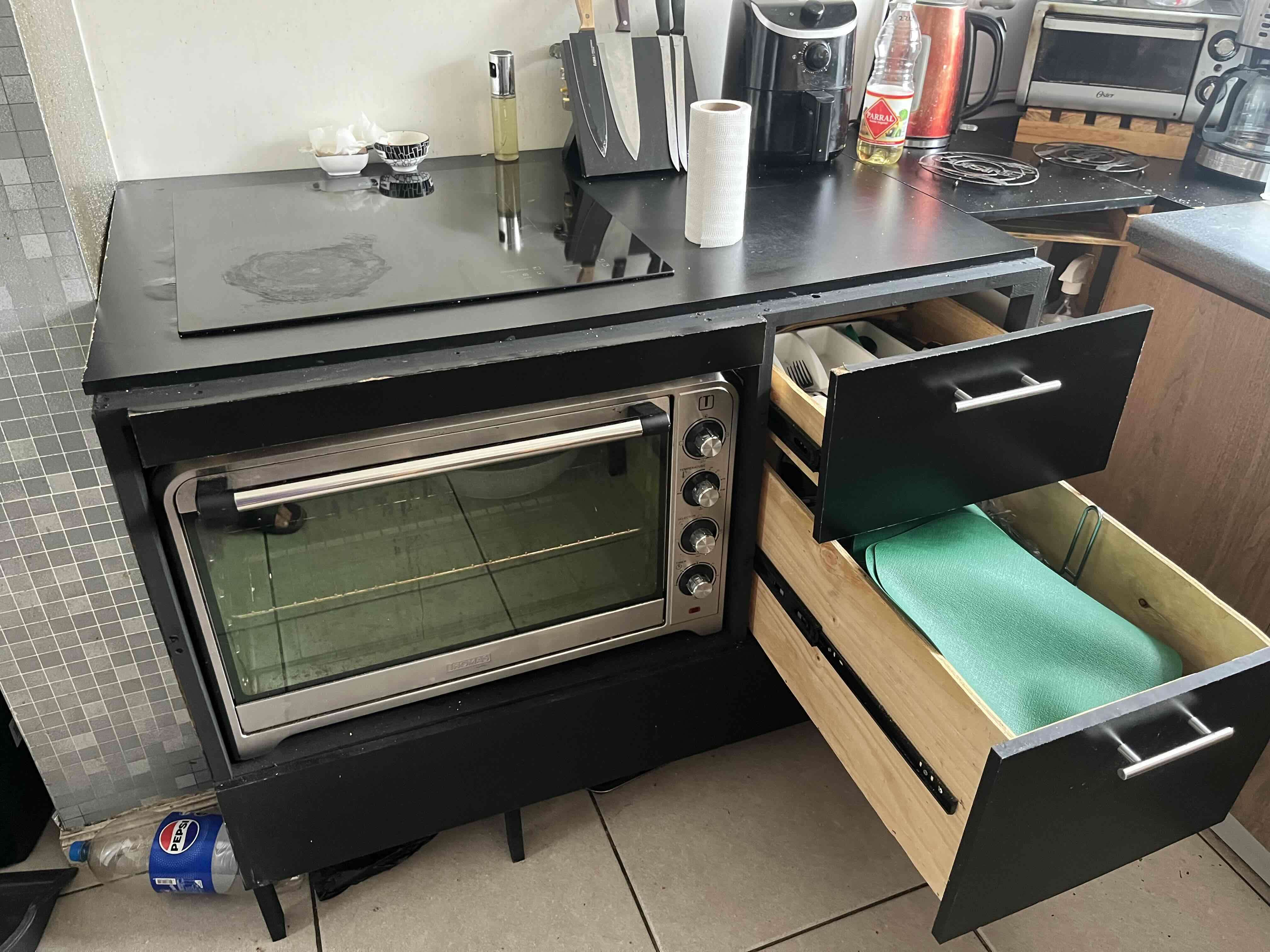 Cocina de induccion negra - miniatura 4