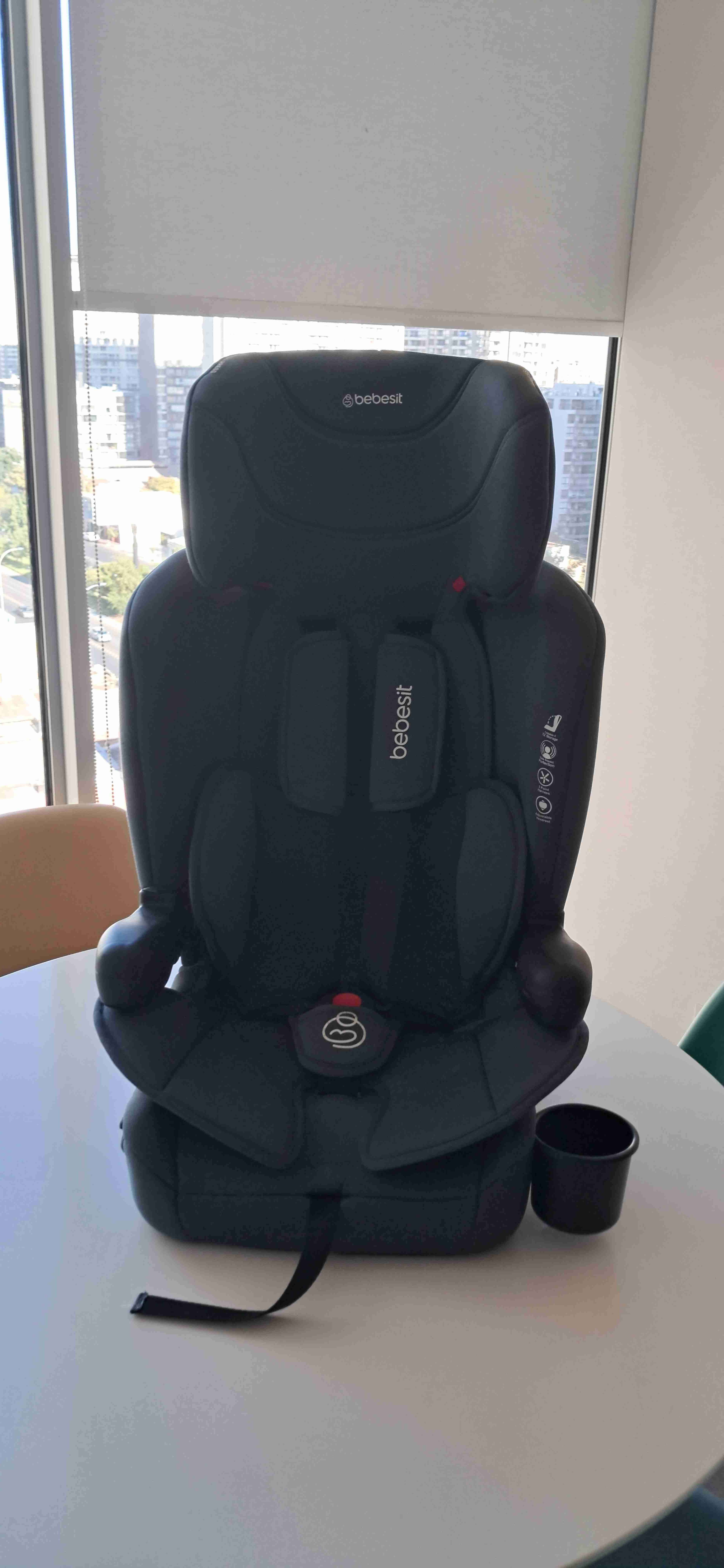 Silla de auto negra bebesit ajustable. - miniatura 3