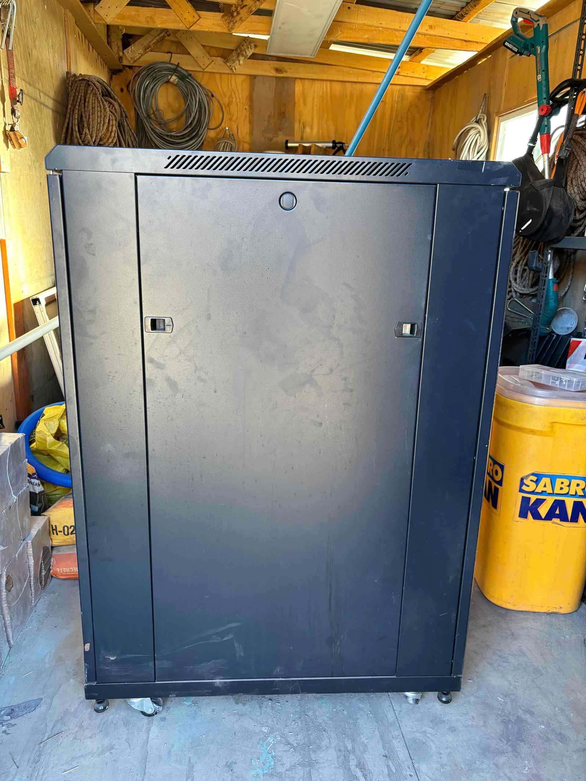 Gabinete de servidor de vidrio - miniatura 2