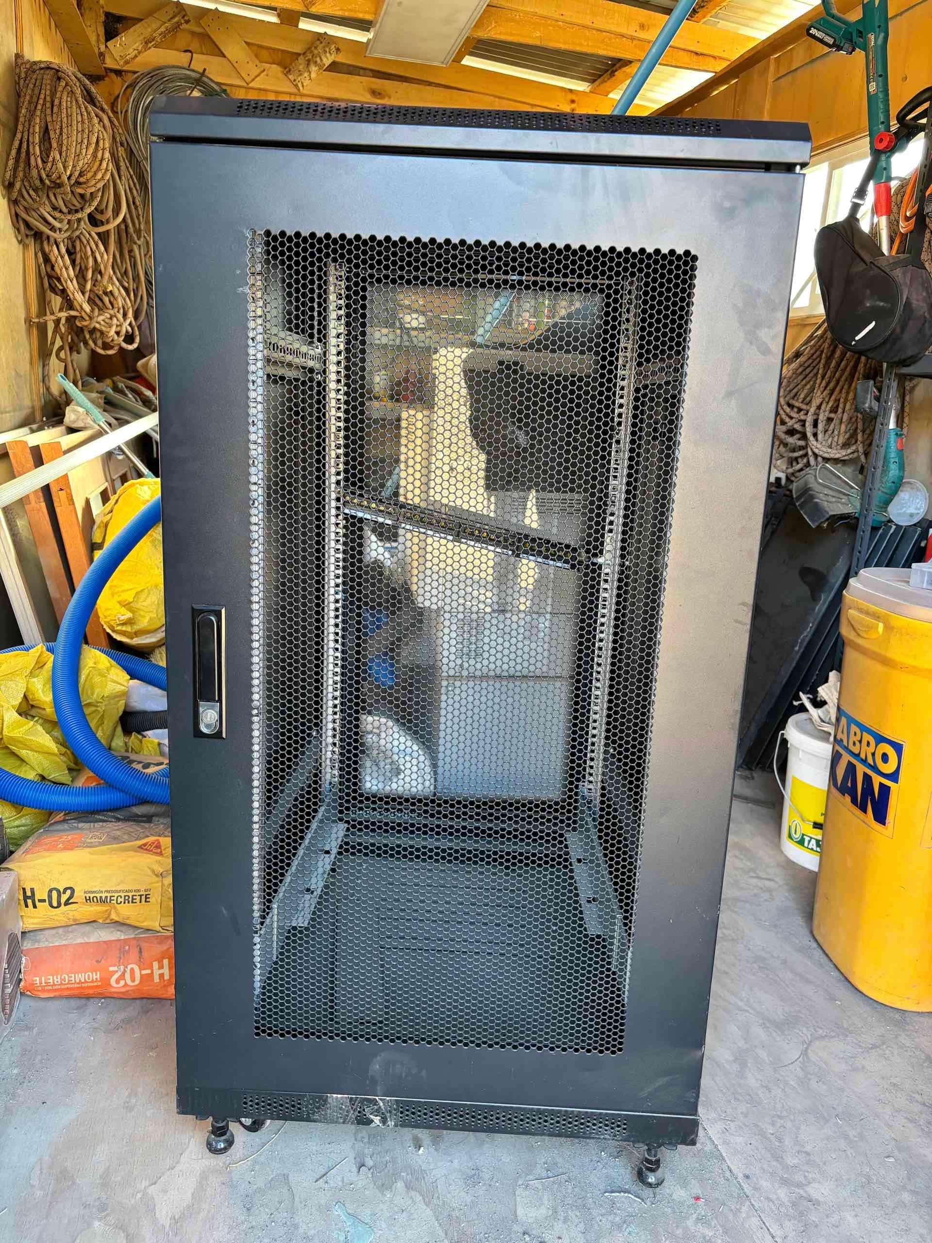 Gabinete de servidor de vidrio - miniatura 3