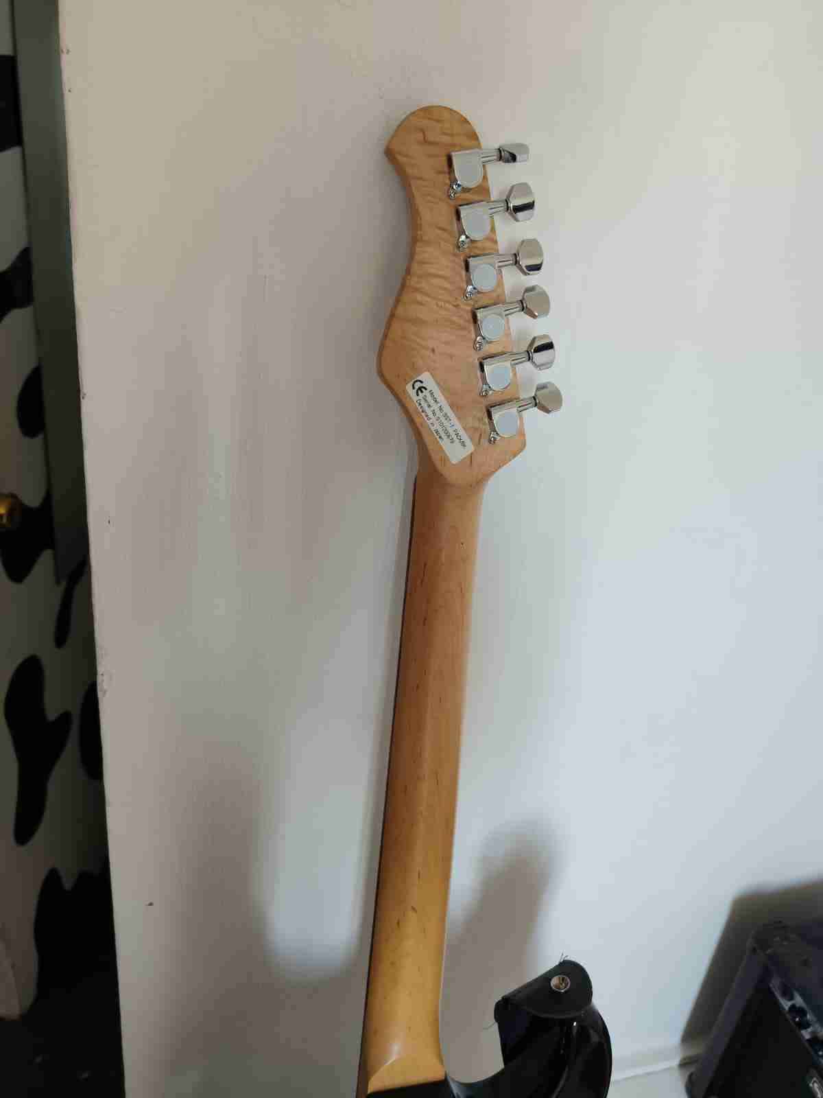 Guitarra eléctrica Stratocaster negra - miniatura 5