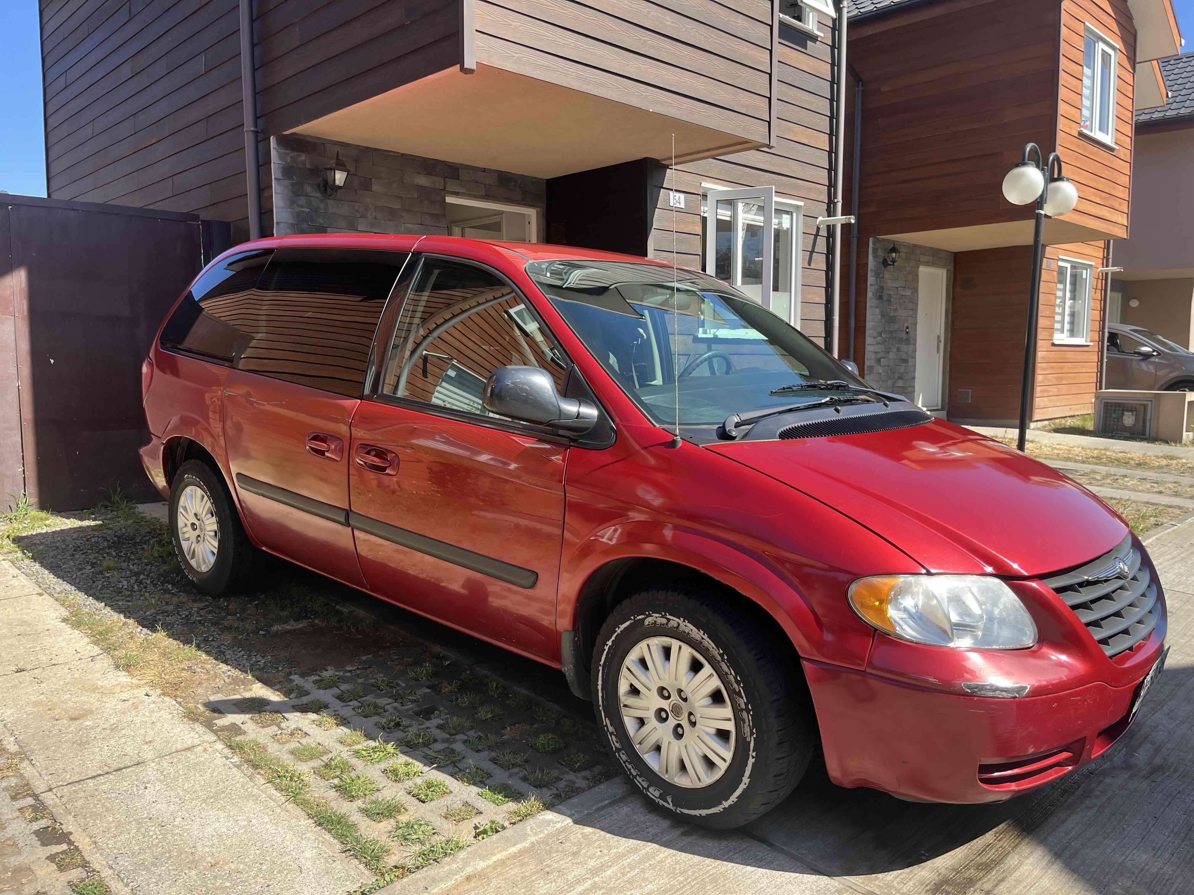 Dodge caravan - miniatura 3