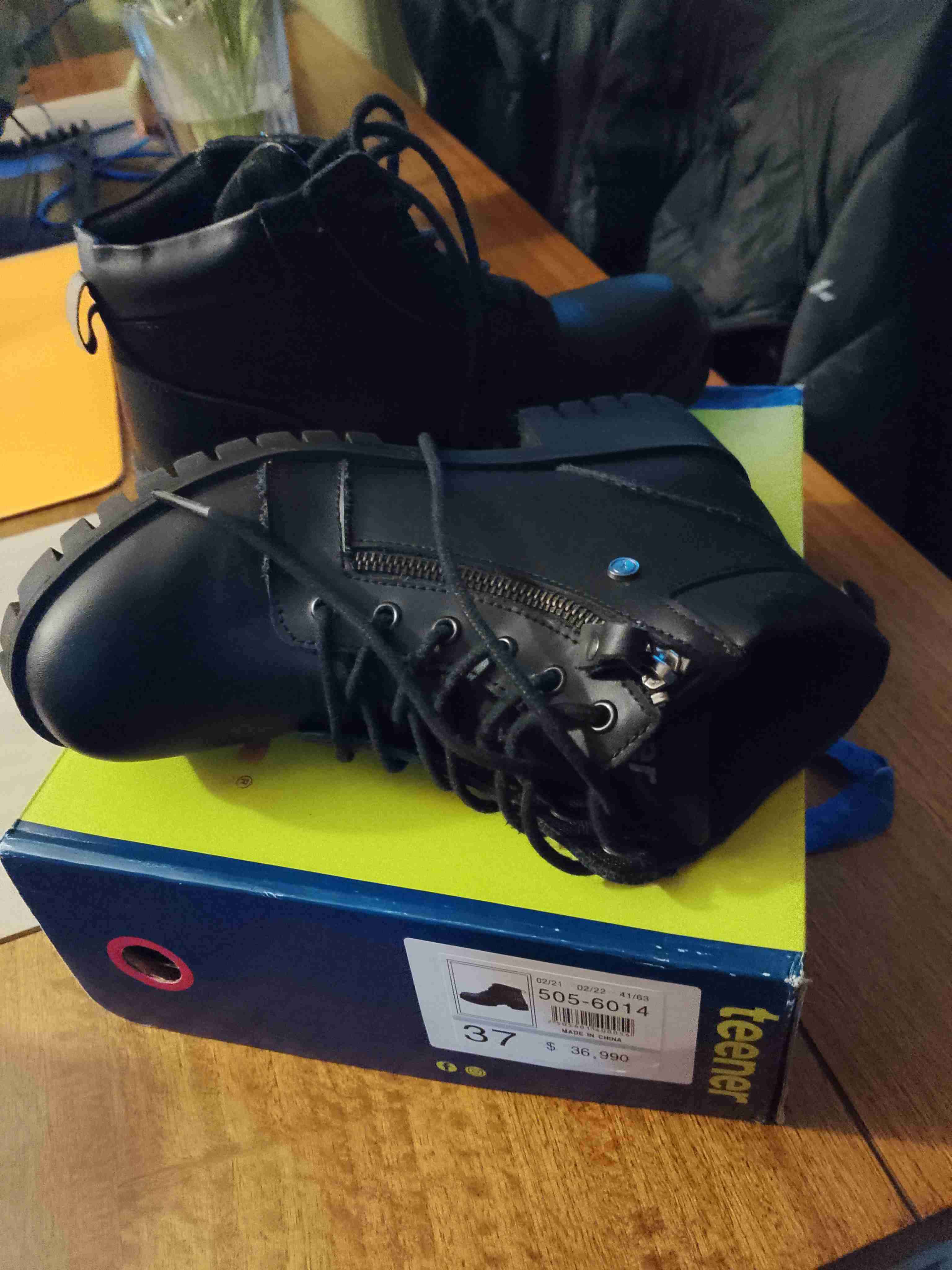 Botines negros gruesos - miniatura 2