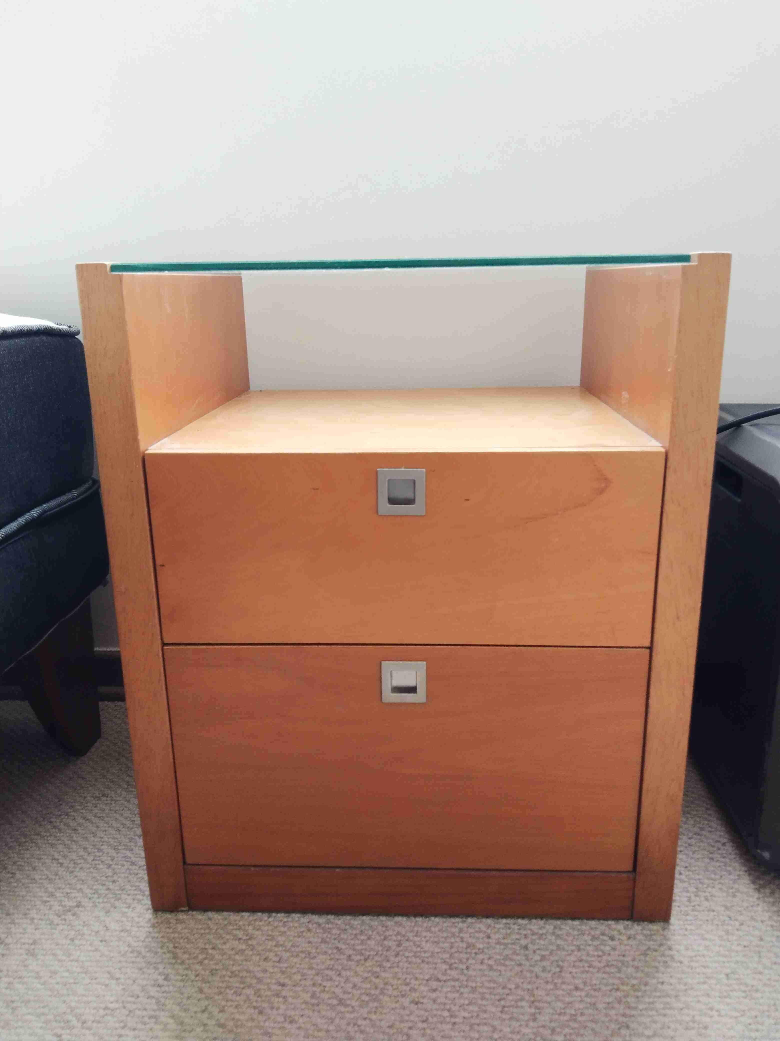 Velador de madera con vidrio