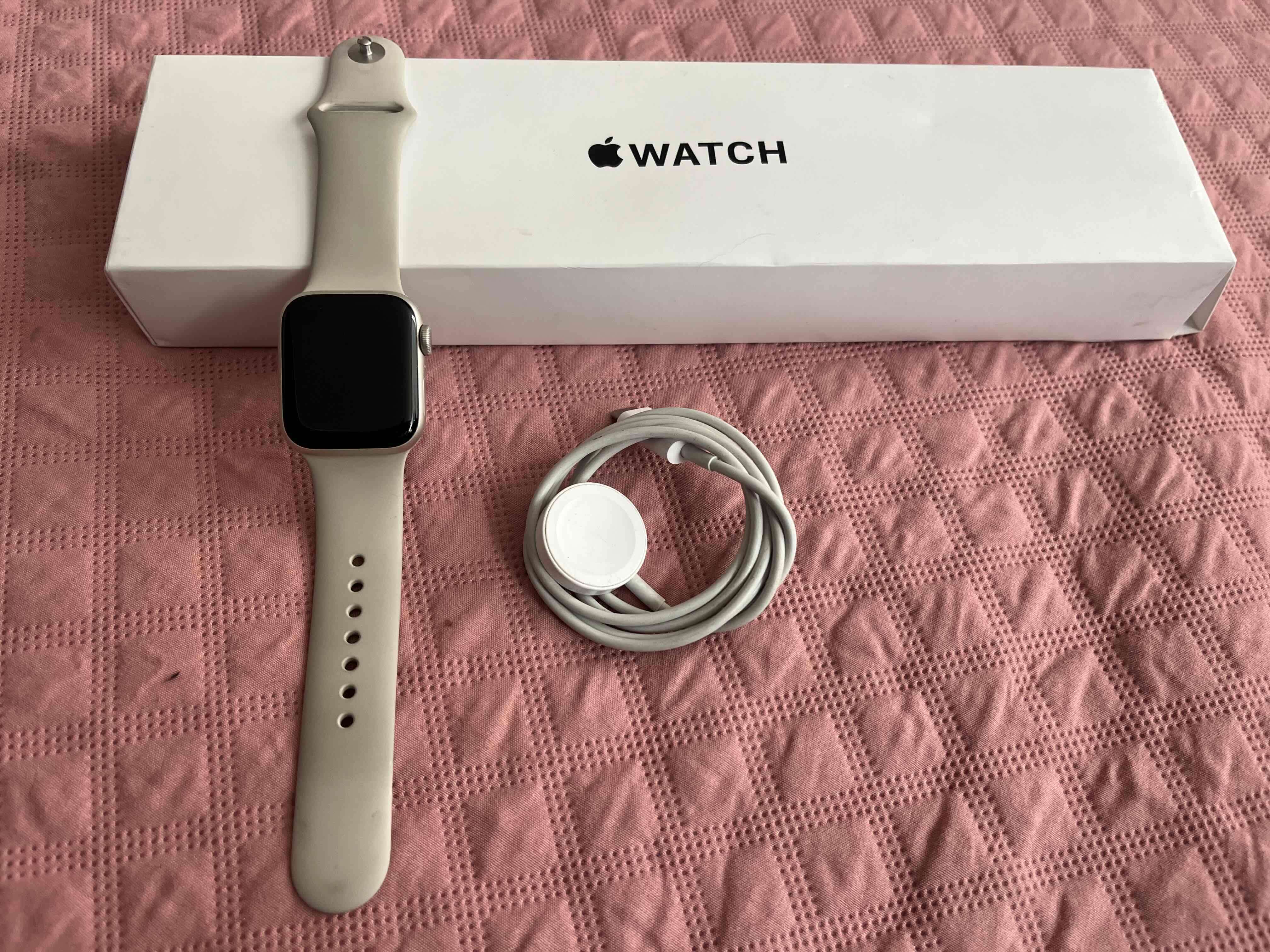 Apple Watch con caja y cargador - miniatura 1