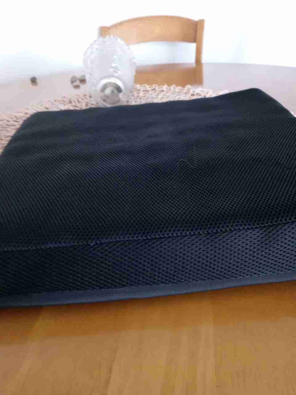 Silla de ruedas plegable negra - miniatura 3